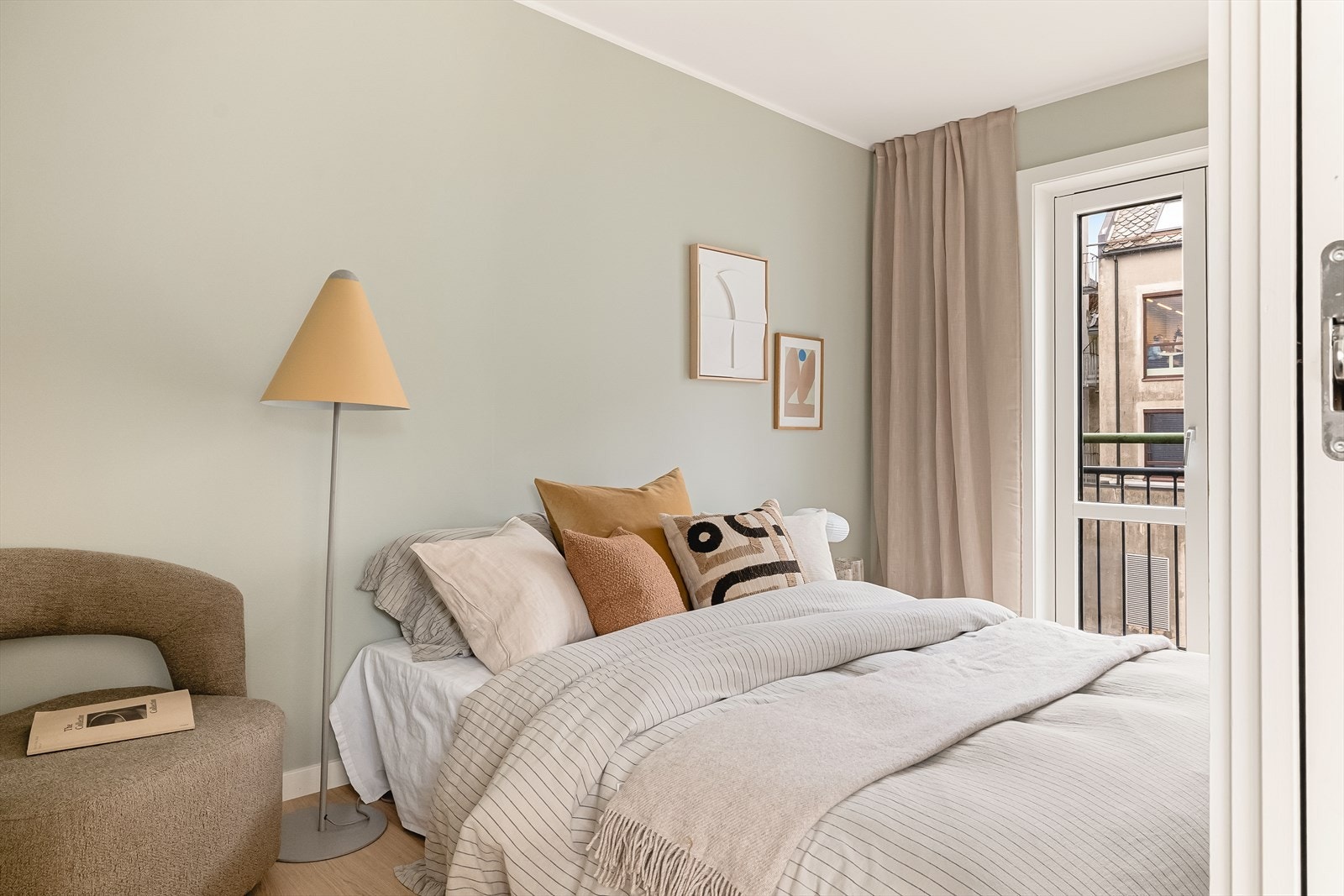 Her er det god plass til å innrede med dobbeltseng. Galleribilde