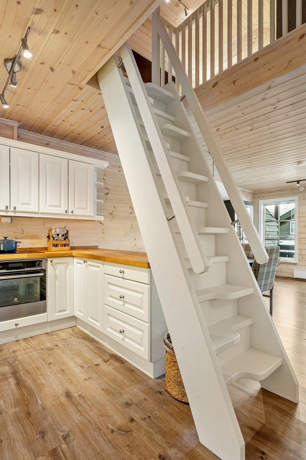 Trapp til loftsetasjen. Galleribilde