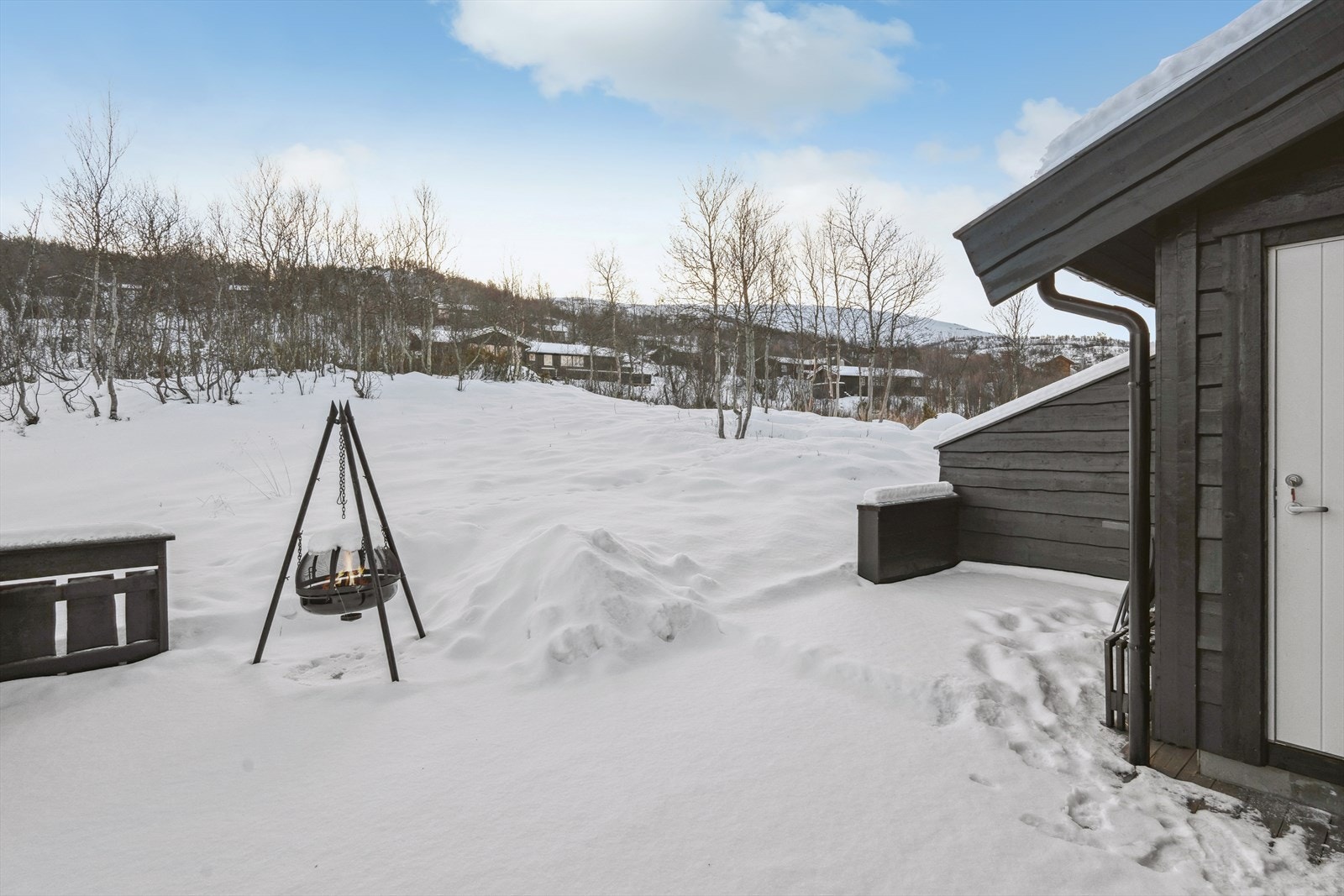 Herlig uteplass, skjermet og romslig. Galleribilde