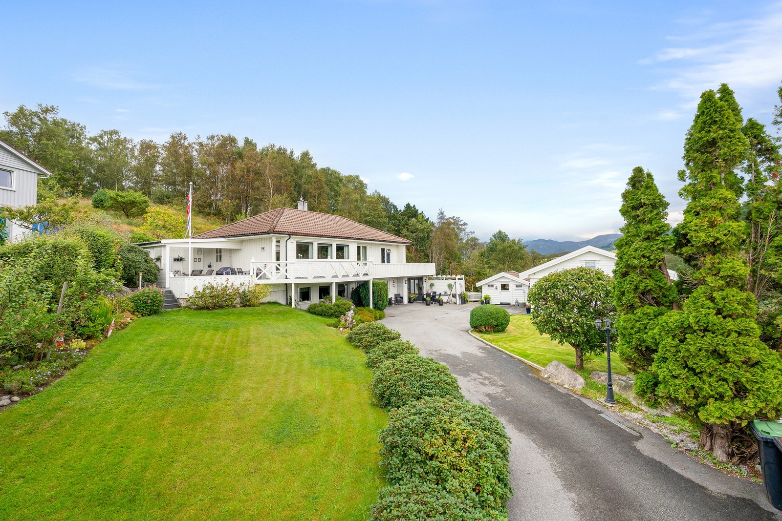 Velkommen til Blåbærbakken 3! Presentert av Daniel Hjorthaug. Galleribilde