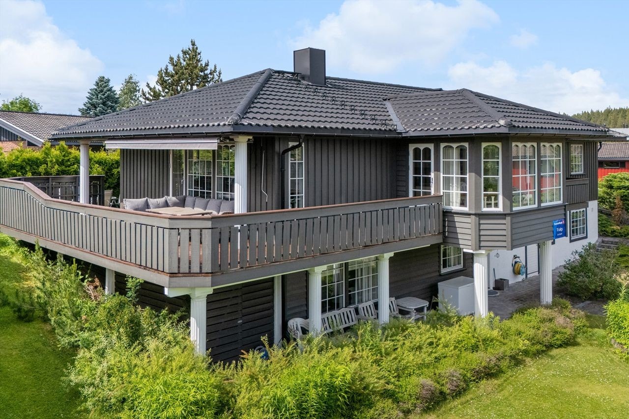 Meget kort vei til Stavåsen og skistadion til Strandbygda Galleribilde