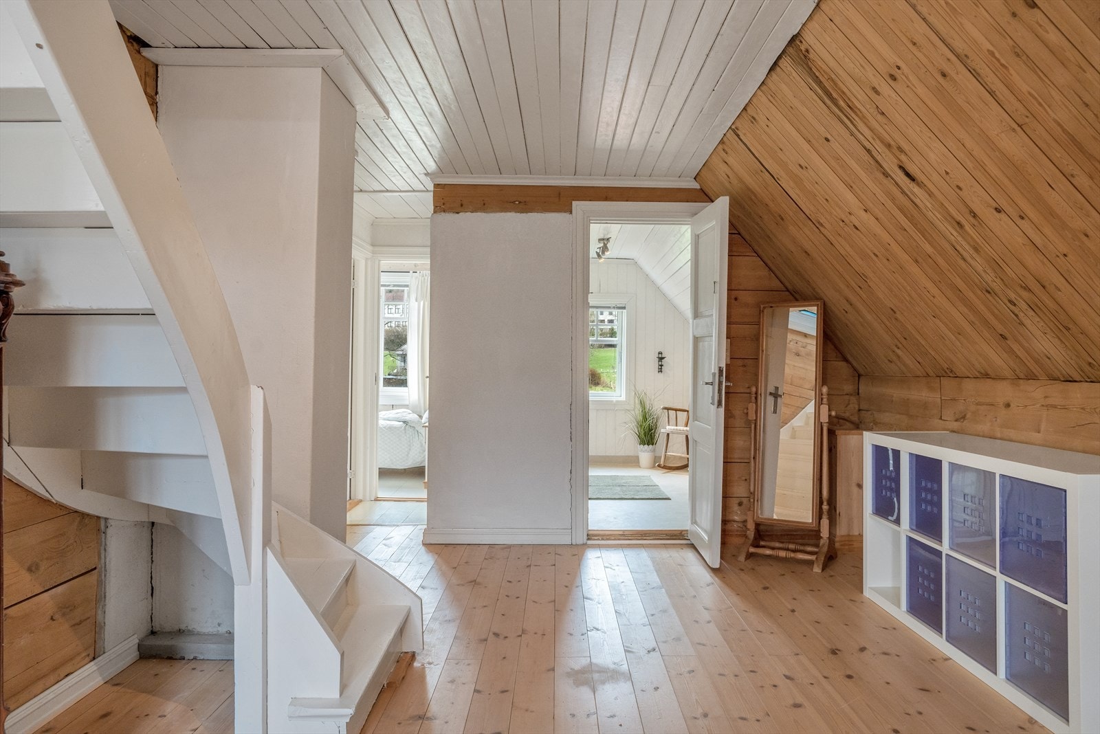 2. etasje har hele fem soverom Galleribilde