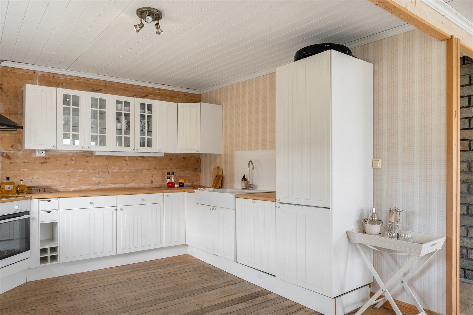 Godt med skap- og benkeplass Galleribilde