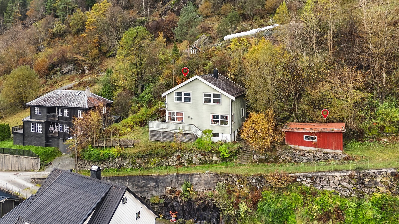 Velkommen til Fløgstadneset 24 - presentert av eiendomsmegler Alexander Kvalevaag Skree v/ Aktiv Eiendomsmegling! Fotograf: Panomaxstudio Galleribilde