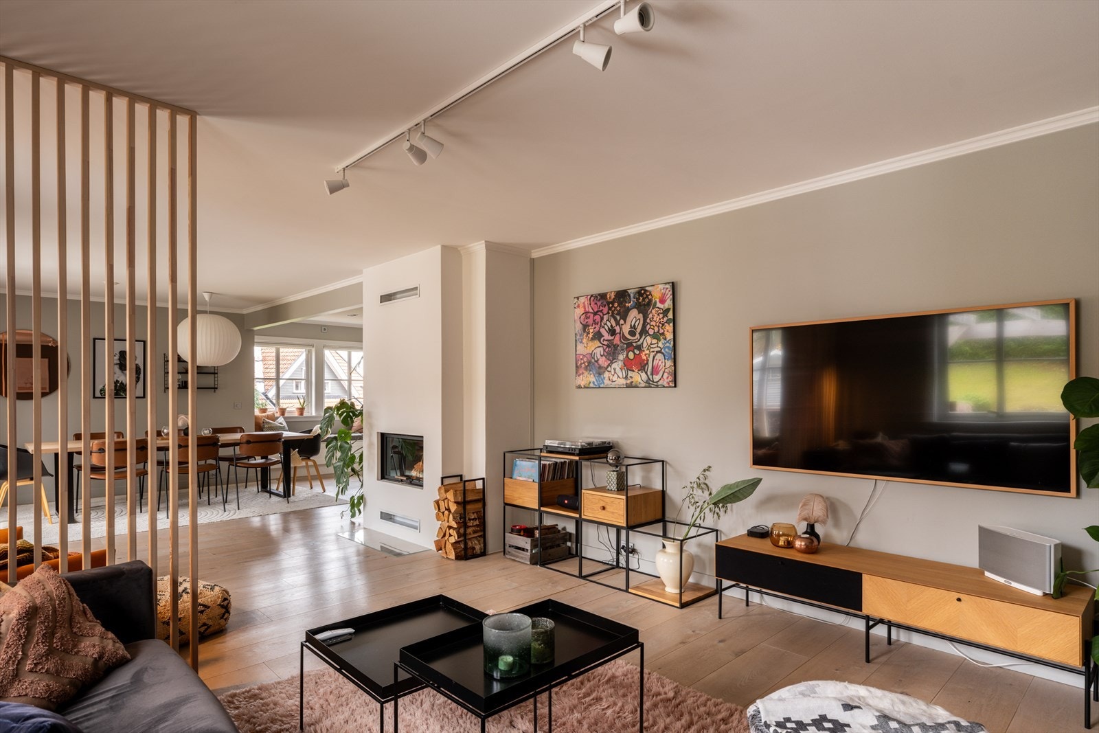 Her får du en moderne og familiebolig med høy standard og god planløsning. Galleribilde