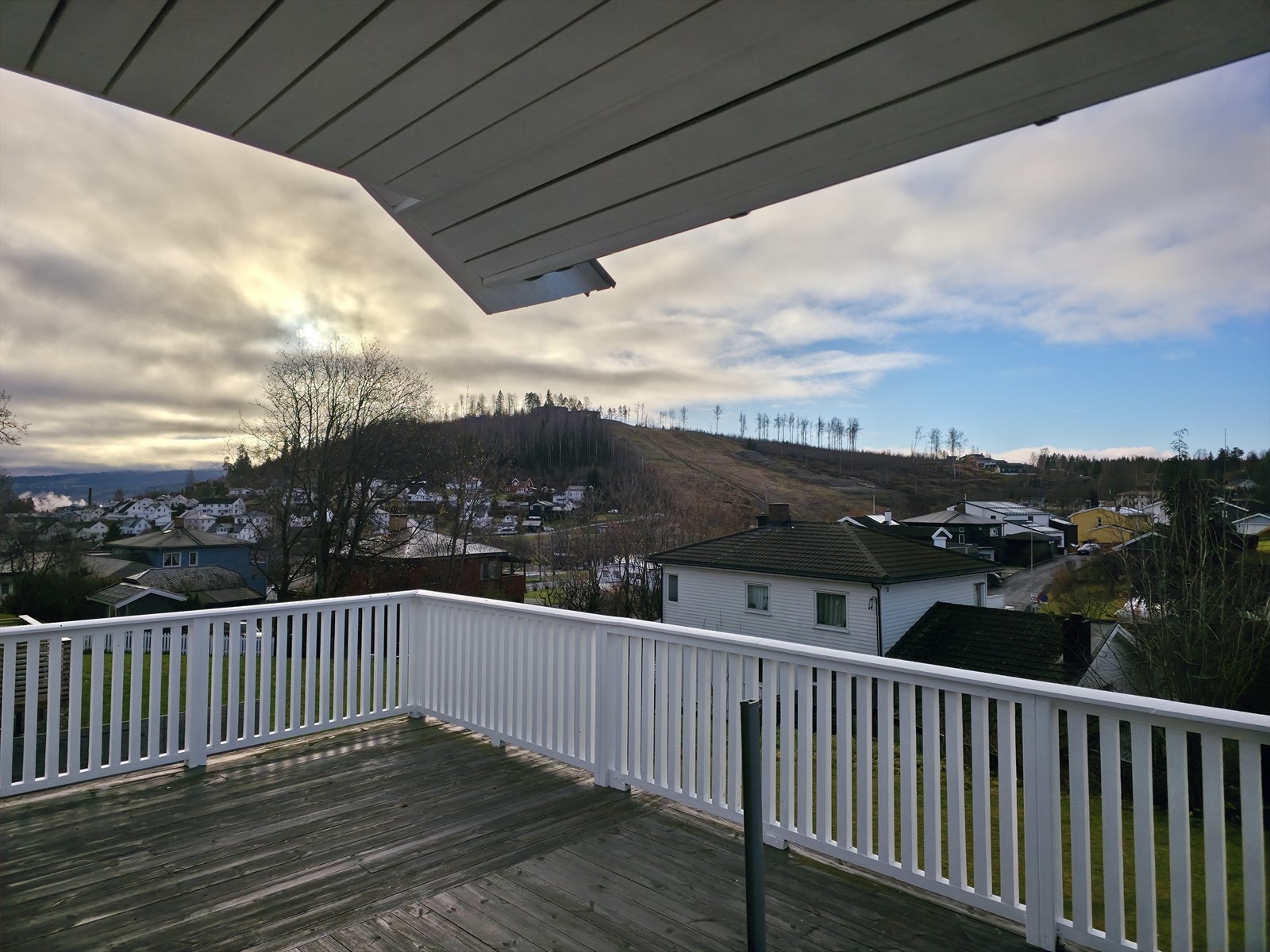 Flott utsyn mot Hovedbakken. Galleribilde