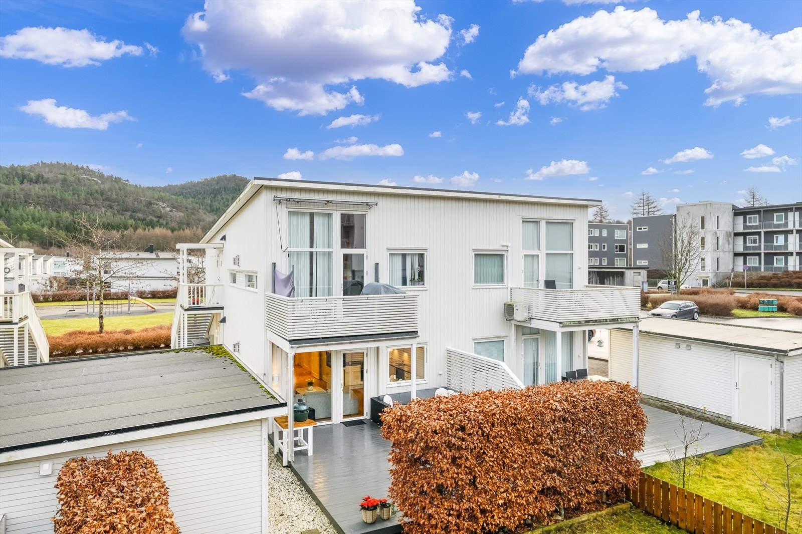 Velkommen til Bjønnbåsen 28B - Presenteres av EiendomsMegler 1 | Helge Stangeland Foto Truls Schaal. Galleribilde