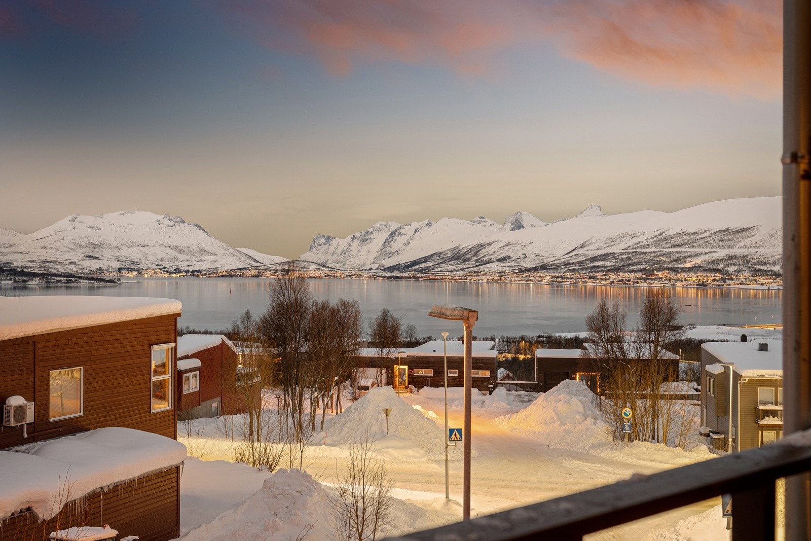 Romslig 2-roms leilighet med nydelig utsikt. Galleribilde