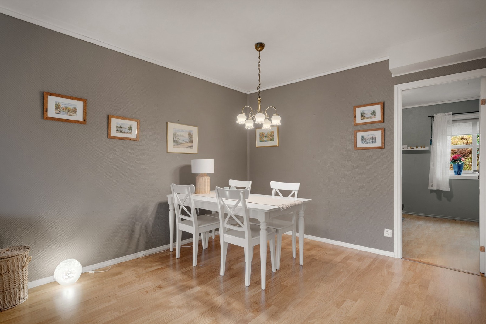 God plass til stor spisegruppe hvor du kan nyte god mat og godt selskap Galleribilde