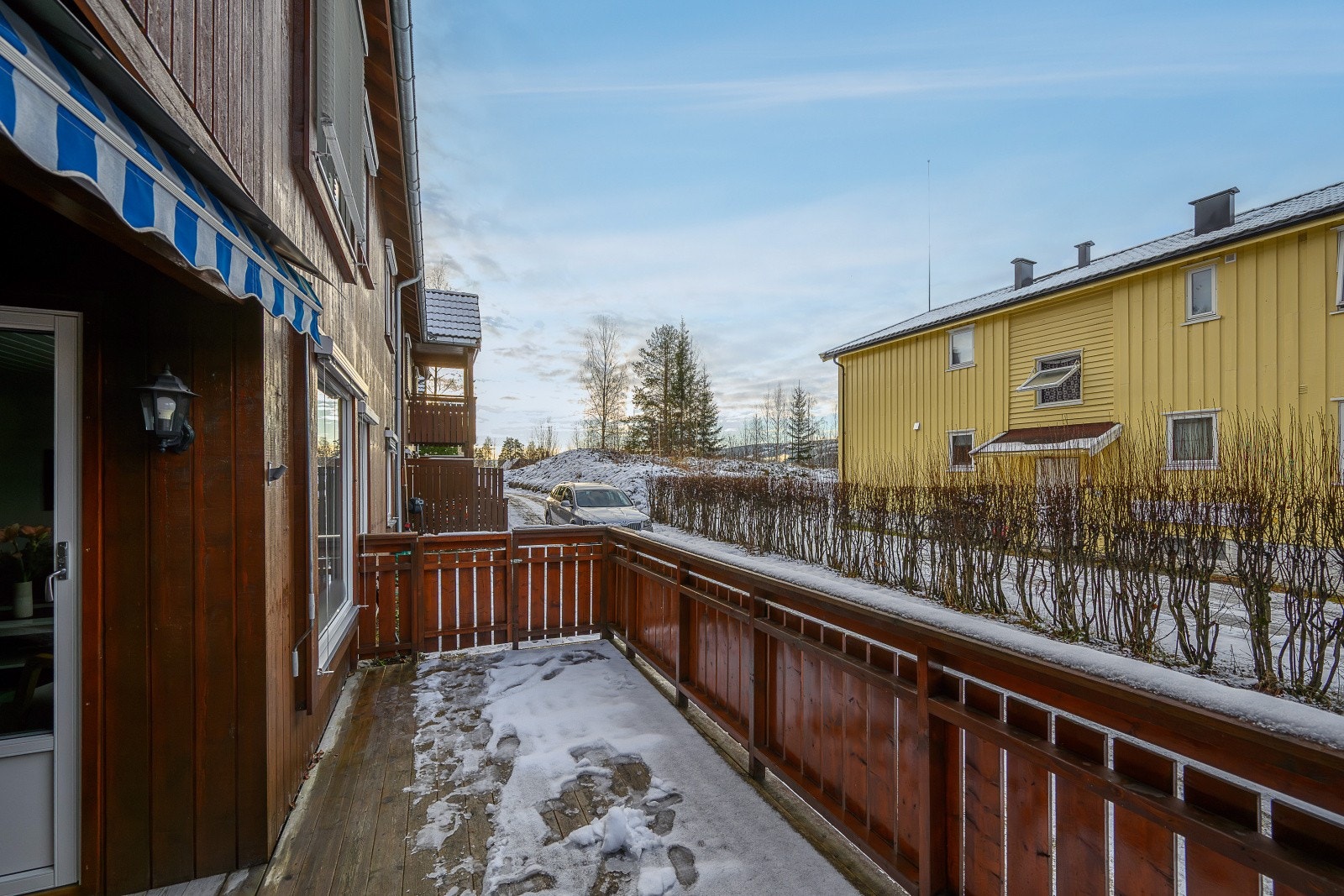 Fast parkeringsplass medfølger leiligheten. Galleribilde