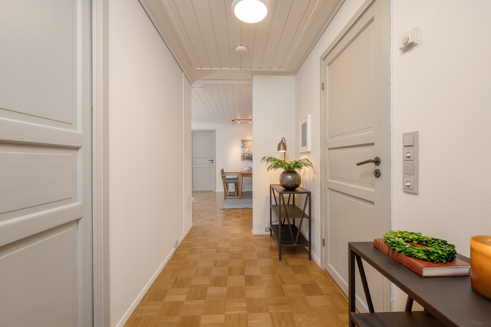 Lyst og trivelig - Hele leiligheten er malt opp de siste to årene for et friskt uttrykk. Galleribilde