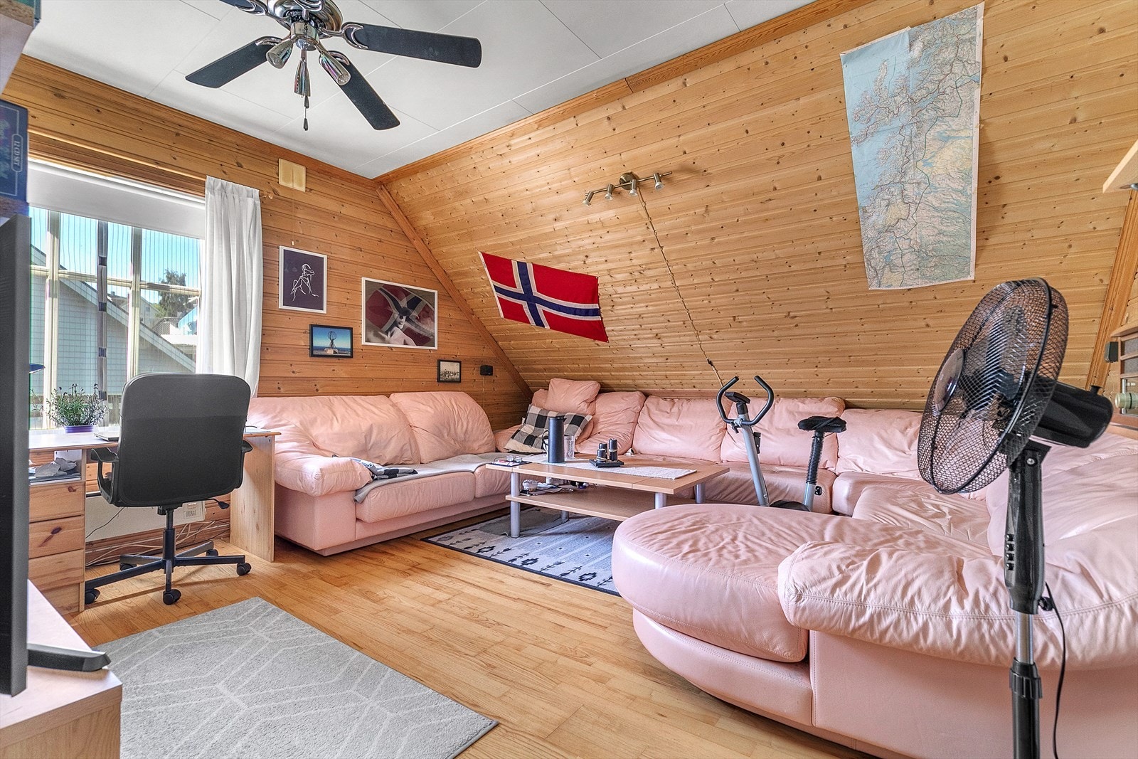 Velkommen til leilighet i loftsetasjen! Galleribilde