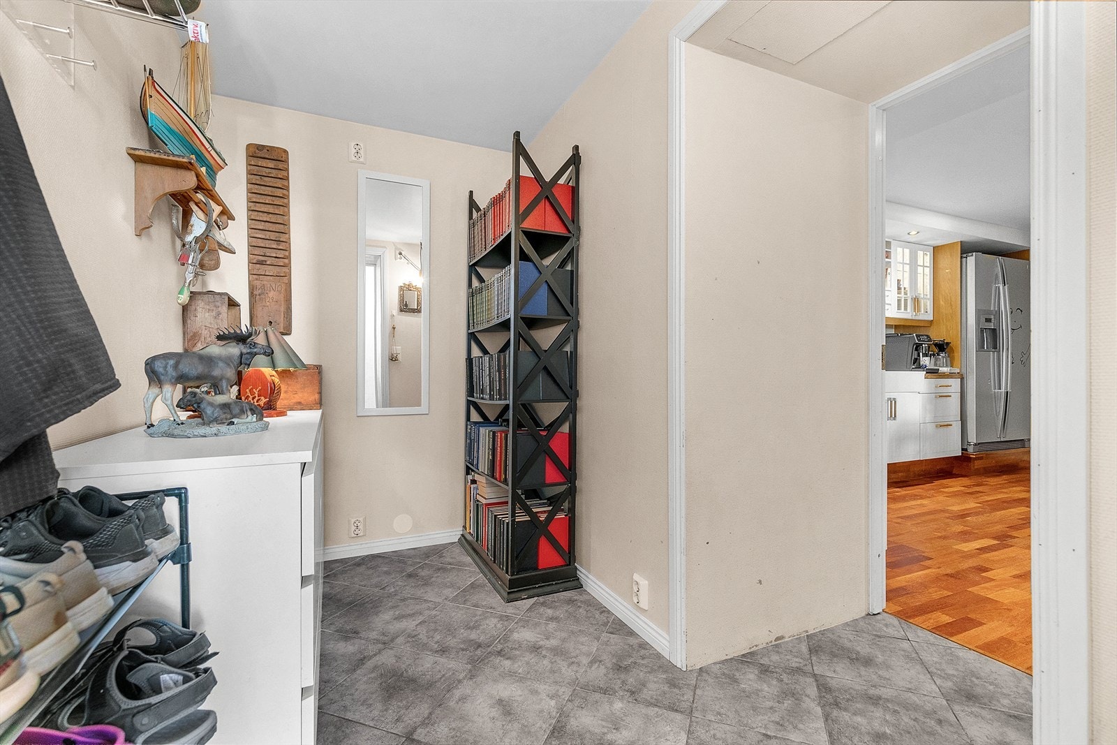 Velkommen til sokkeletasjen! Galleribilde