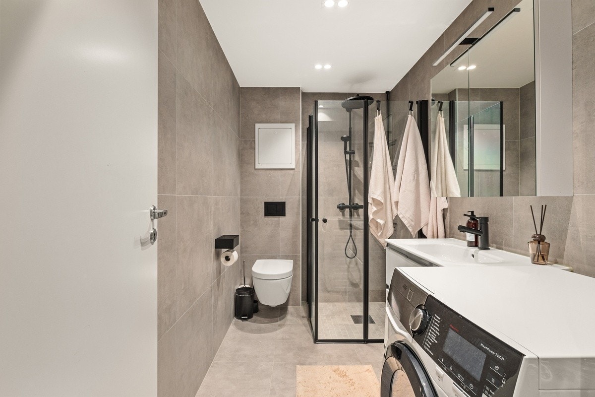 Bad u.etg (Deles mellom soverom 1 og 3) Galleribilde