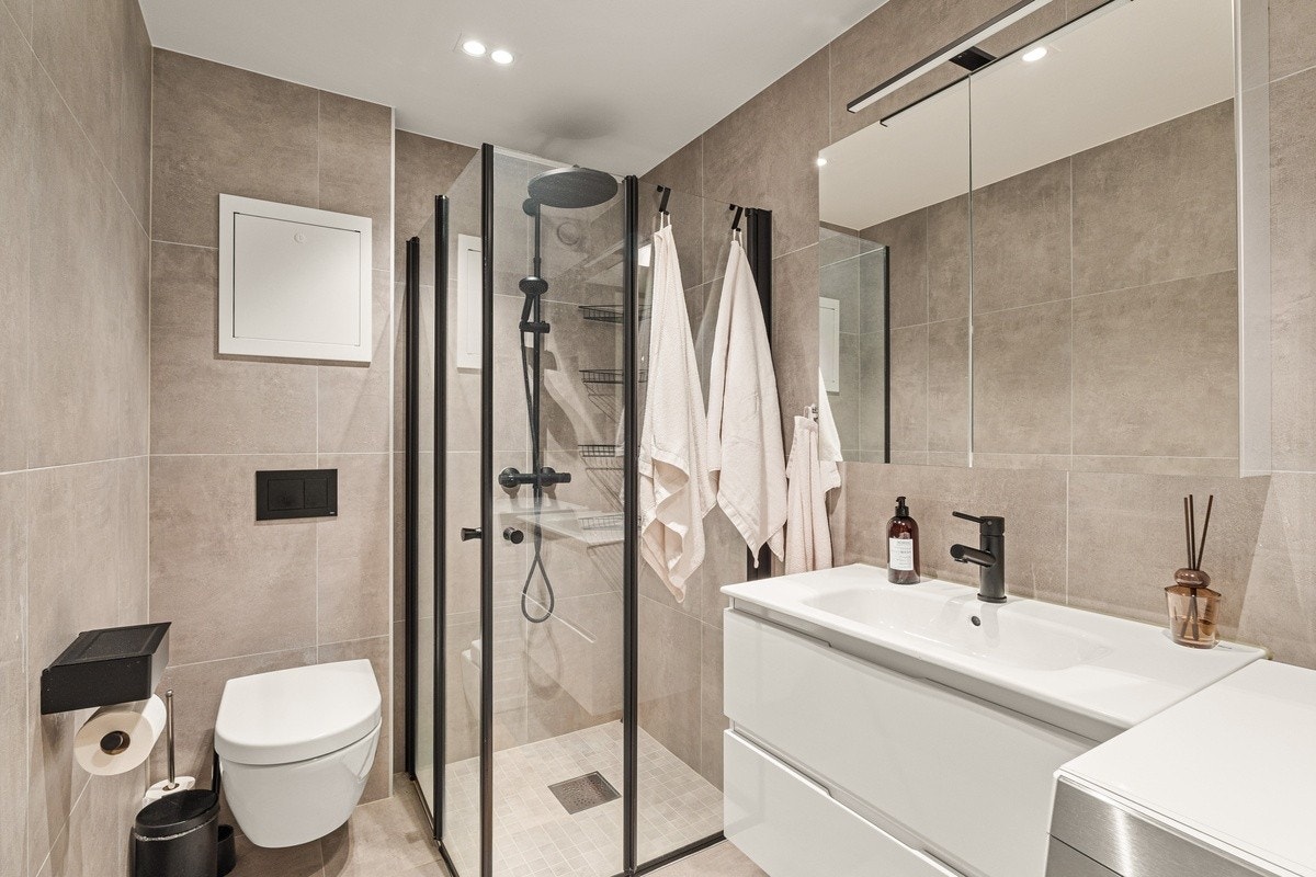 Bad u.etg (Deles mellom soverom 1 og 3) Galleribilde