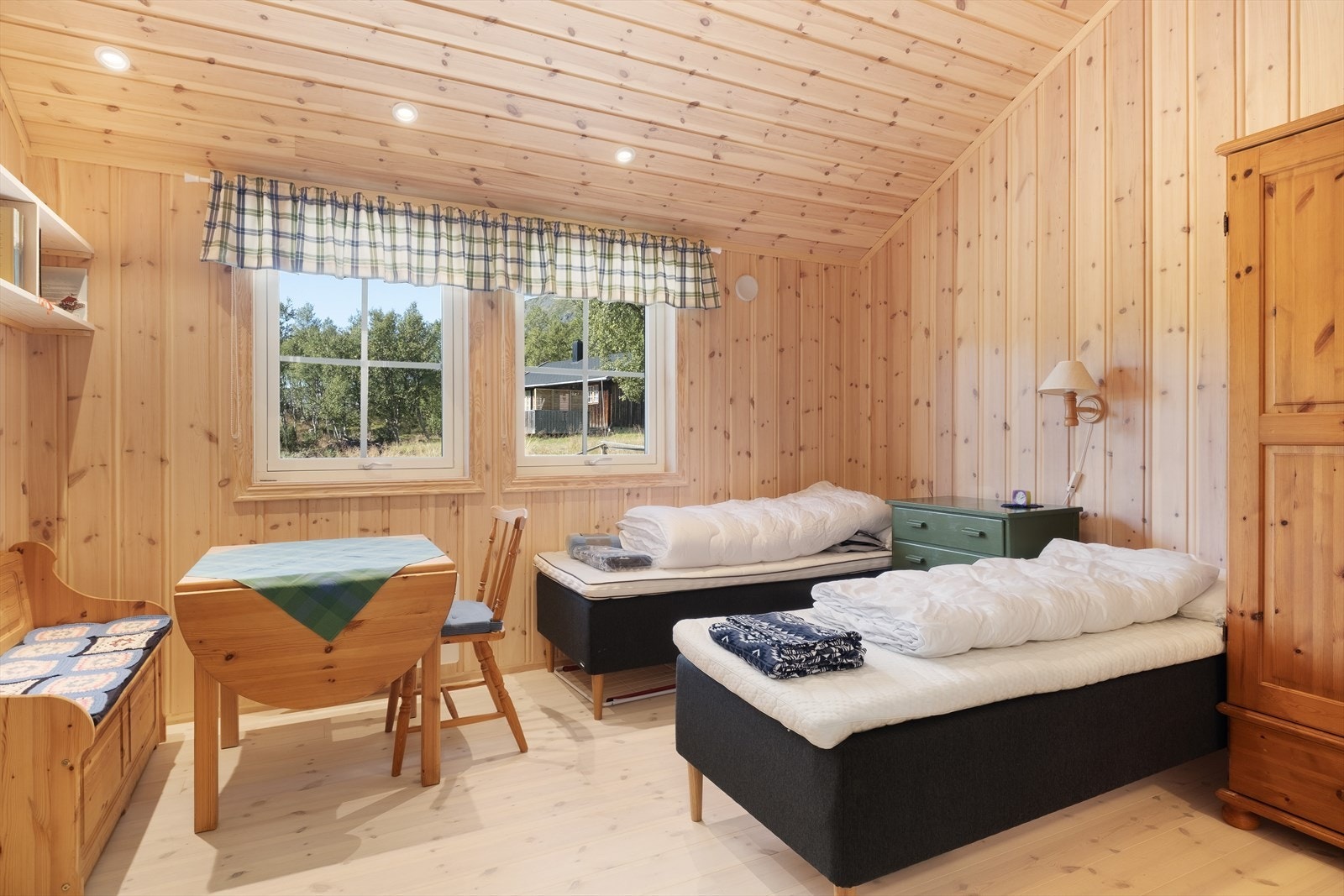 I hytta er det i alt 3 soverom av god størrelse. Galleribilde