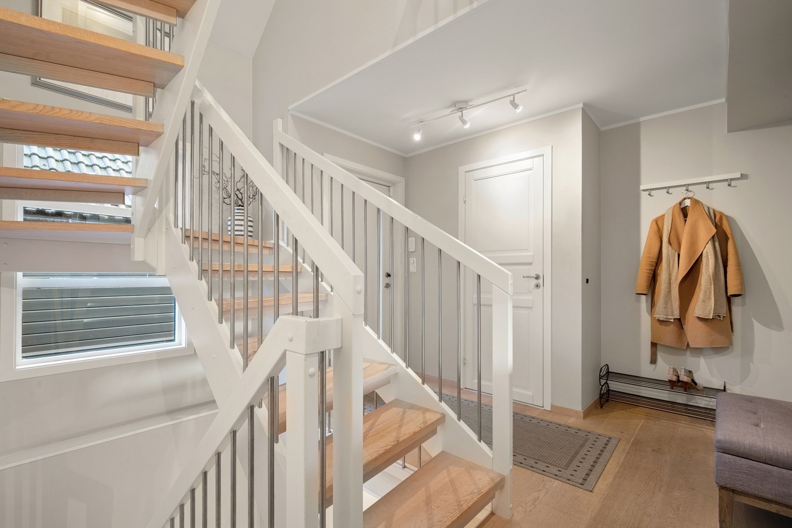 1. etg: Entrè - trappen er ny fra 2014 Galleribilde