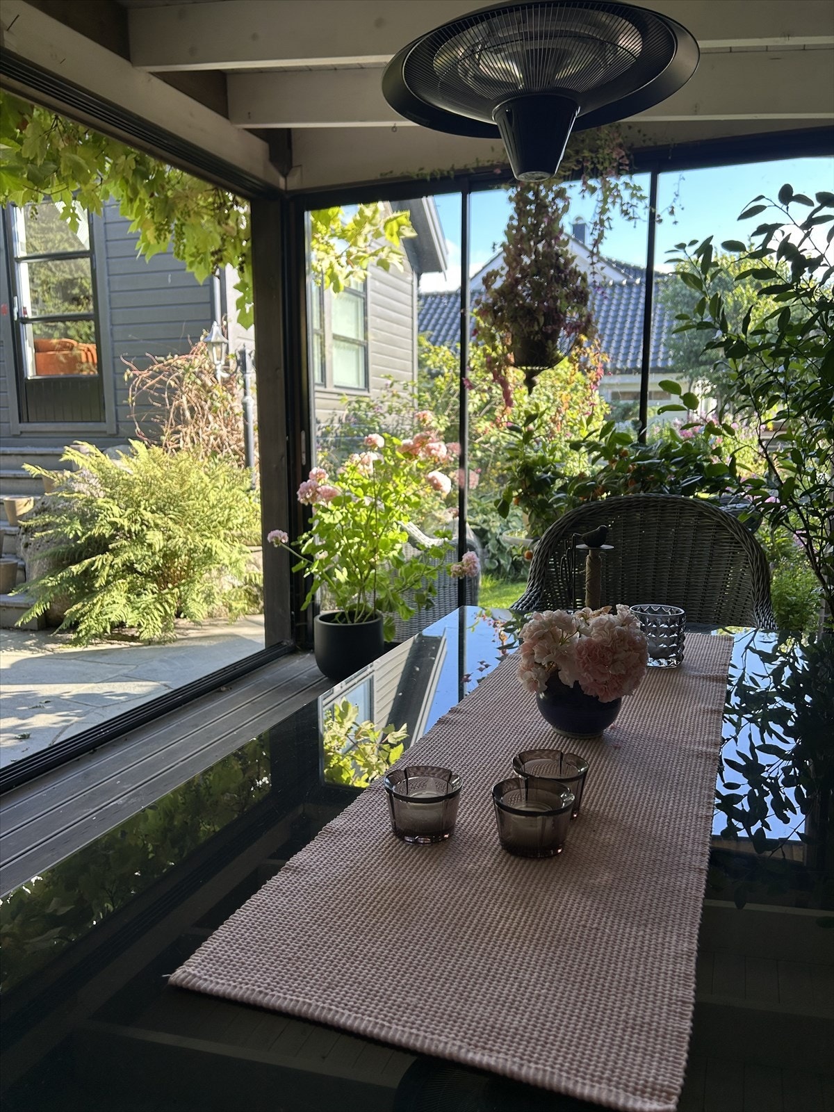 Sommerfoto fra hagestue Galleribilde