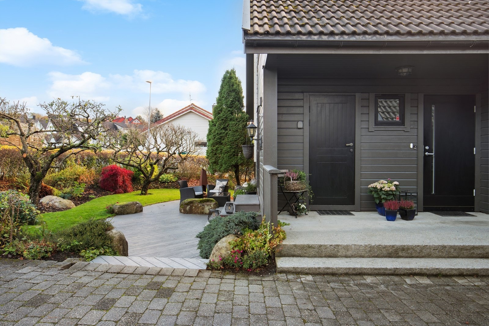 Gårdsrom, uteareal og inngangsparti Galleribilde