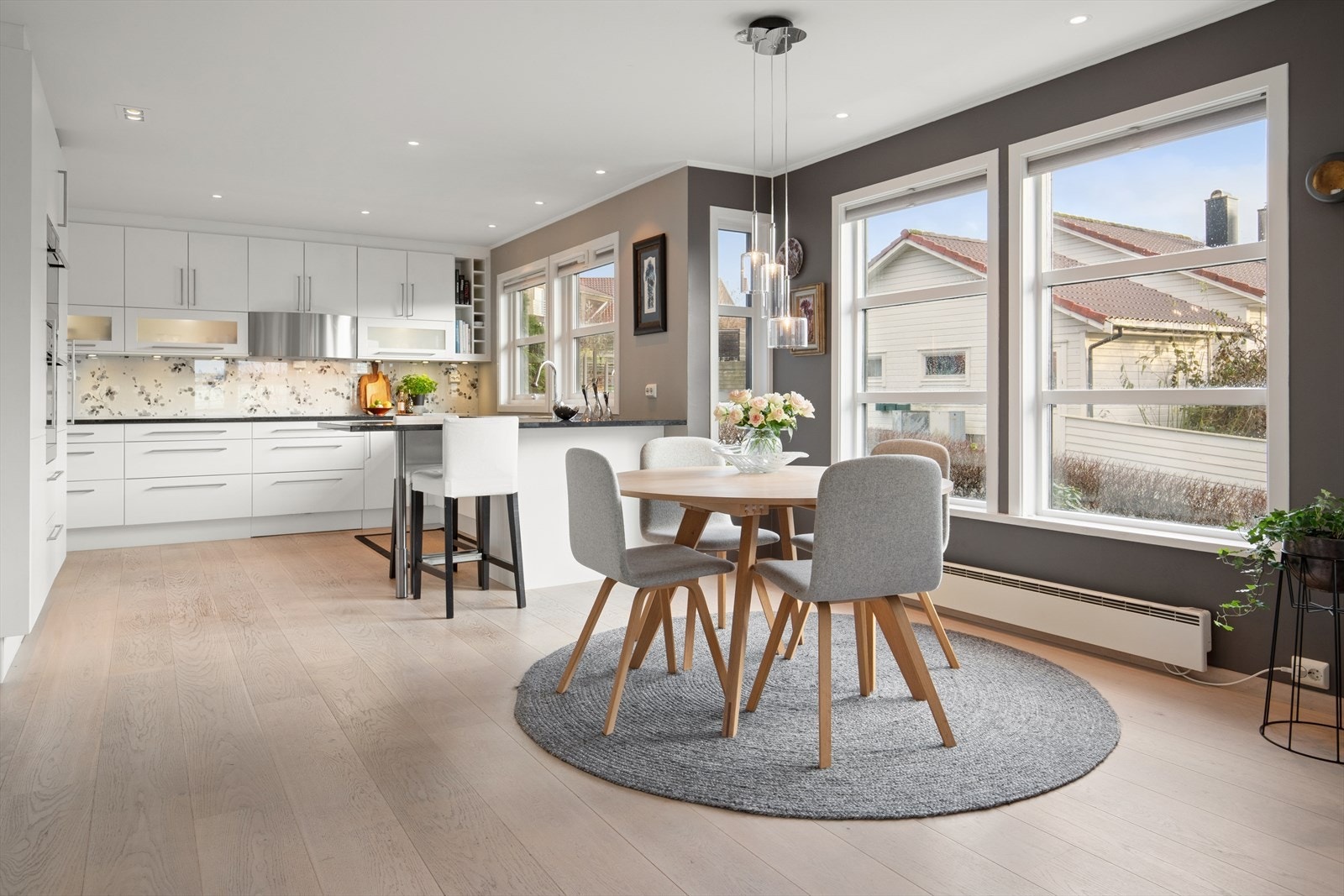 1. etg: Spisestue Galleribilde