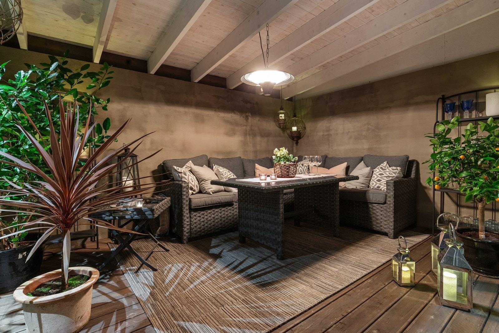 Hagestuen blir en ekstra stue og benyttes i all slags vær Galleribilde