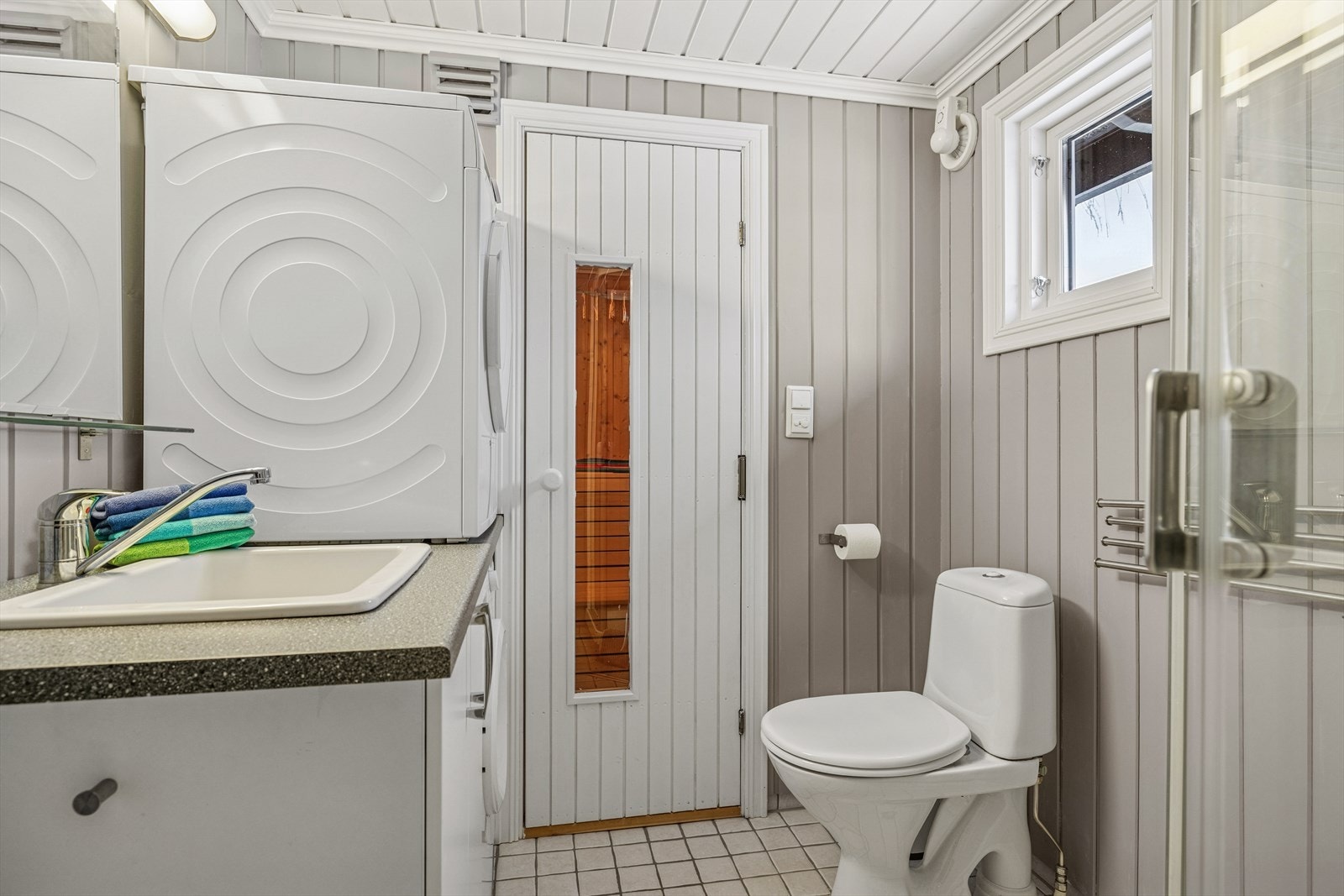 Fra badet er det adkomst til badstue - perfekt etter en lang dag ute. Galleribilde