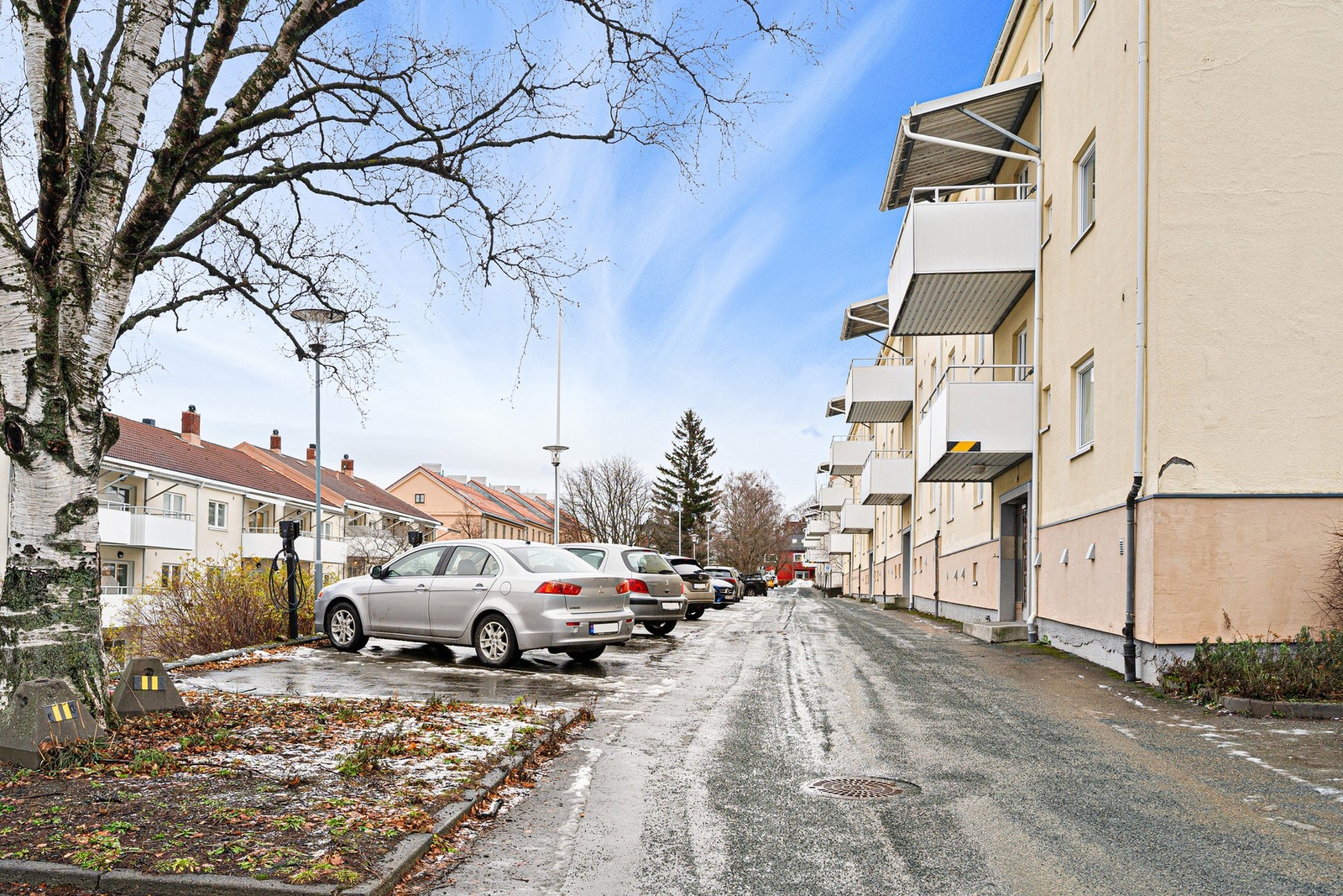 Boligen ligger sentralt til med nærhet til NTNU og Solsiden. Galleribilde