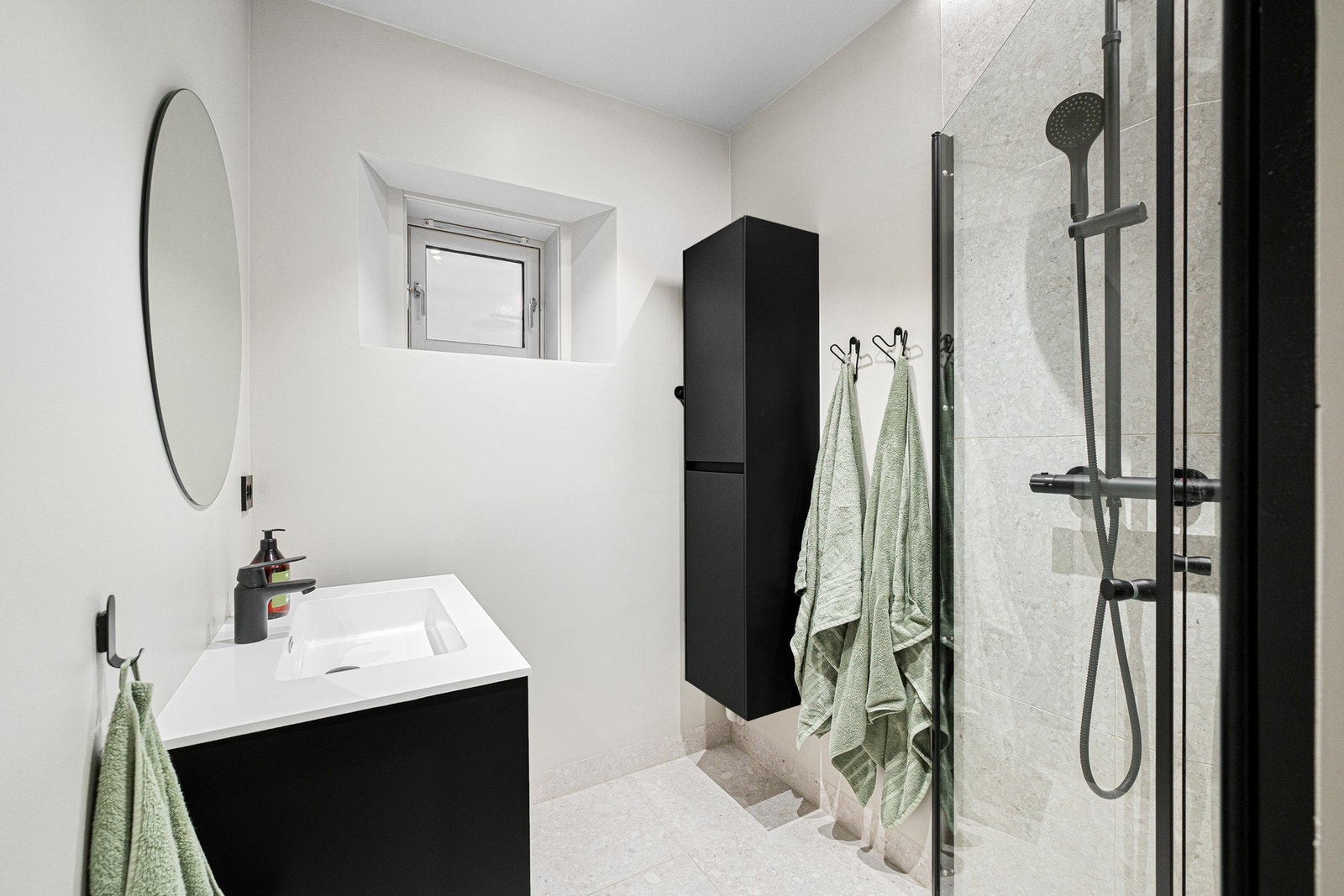 Særdeles flott baderom som ble oppgradert i 2022. Galleribilde