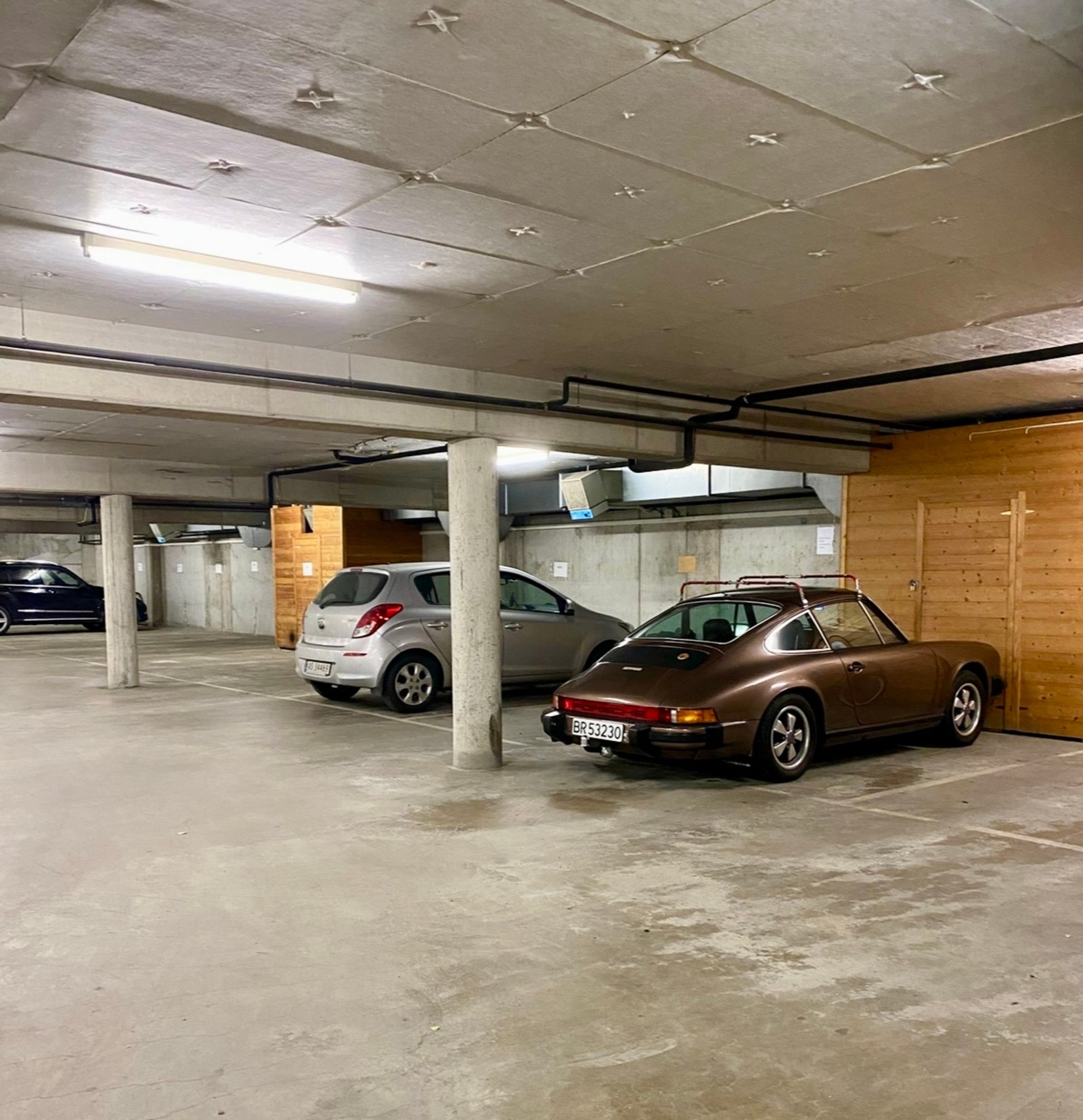 Garasjeplass Galleribilde