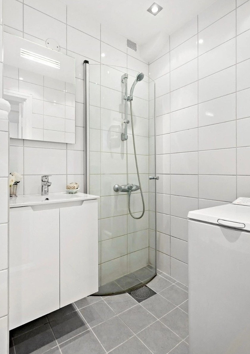 Bad med opplegg for vaskemaskin. Galleribilde