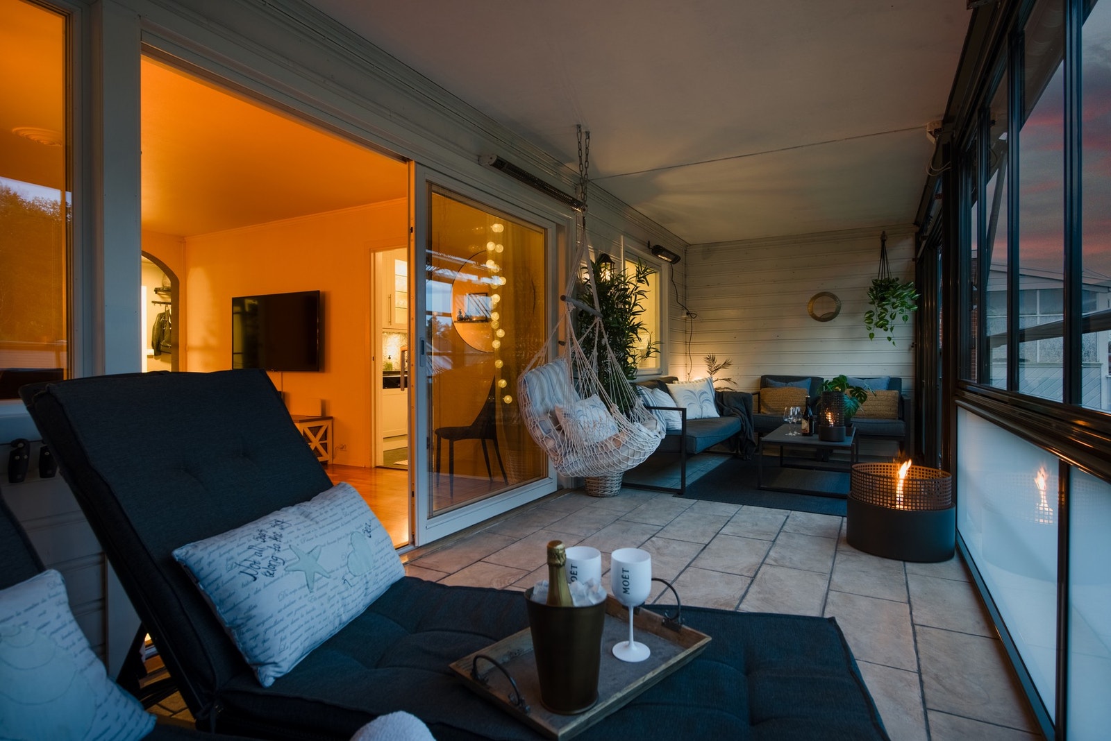 Det er lagt opp strøm til balkongen lik at man kan nyte godt av denne også i vinterhalvåret Galleribilde