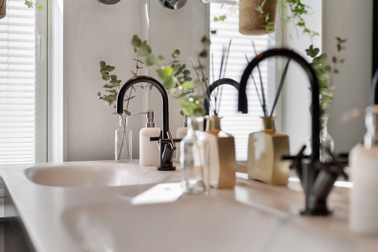 Innredning fra Vedum med armatur fra Dornbracth. Galleribilde