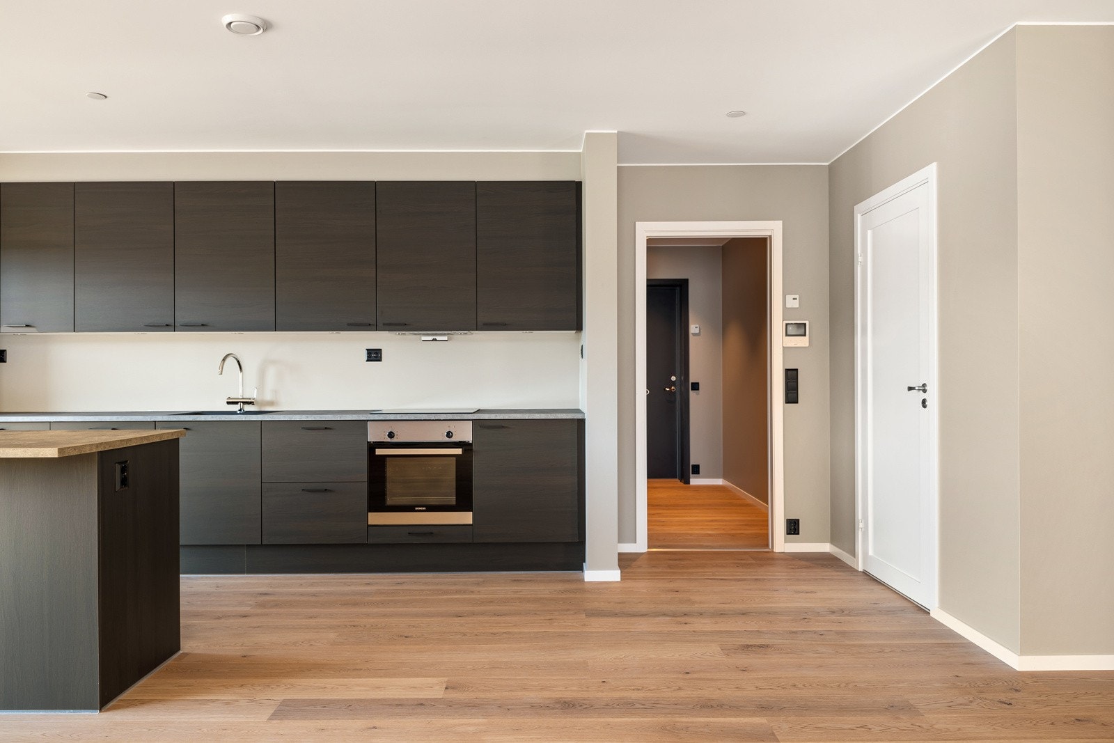 TV og internett er inkludert i de månedlige felleskostnadene. Galleribilde