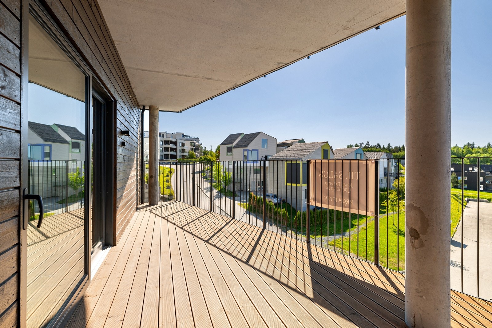 Balkongen måler 15,5 kvm. Galleribilde