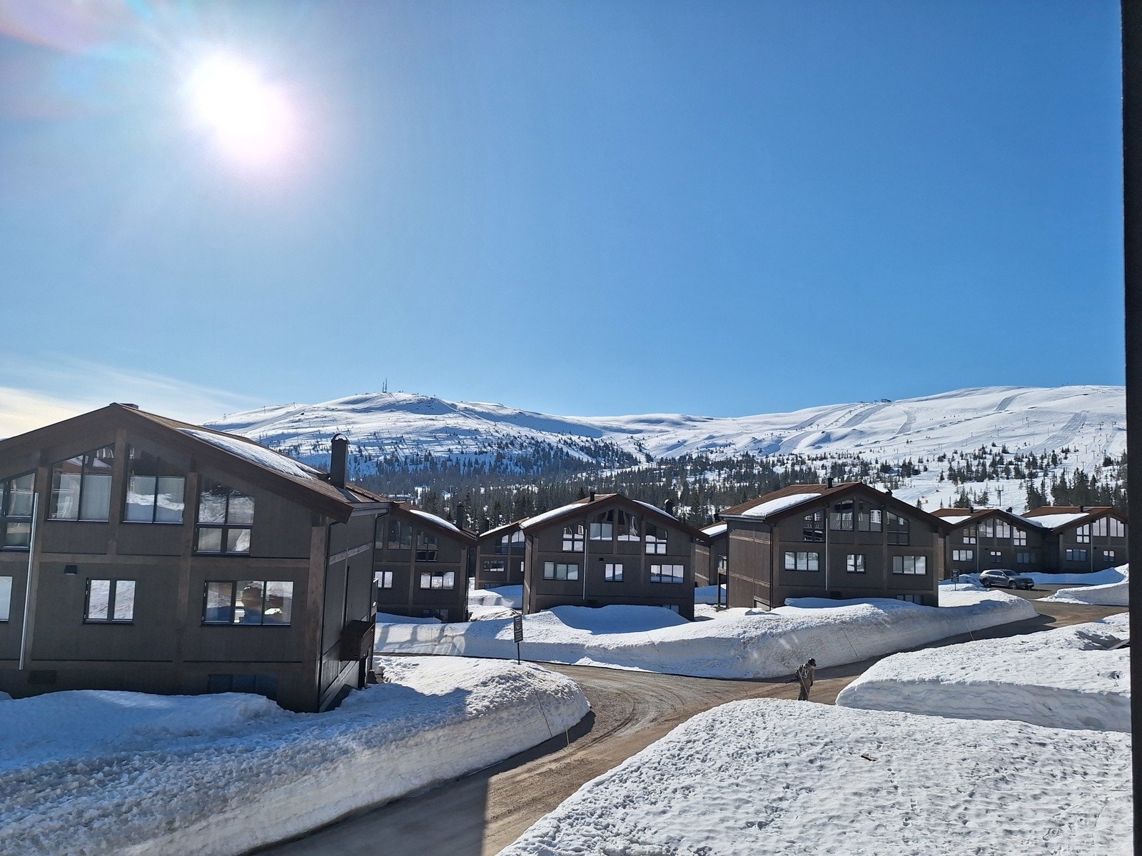 Velkommen til Fageråsen 960 og denne strøkne leiligheten med god beliggenhet i bygget Galleribilde