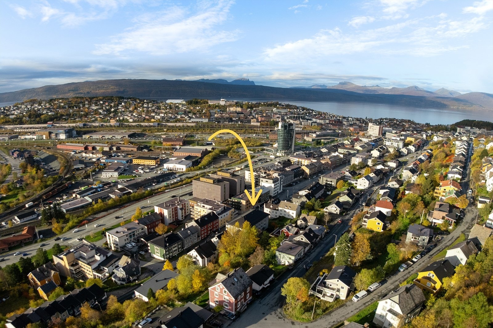 Sentrumsnær beliggenhet med gangavstand til butikker, spisesteder og byliv - her bor du midt i sentrum av Narvik Galleribilde