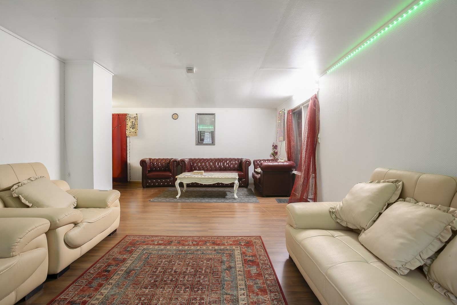 Løsøre og tilbehør er redigert vekk. Avvik kan forekomme på standarden Galleribilde