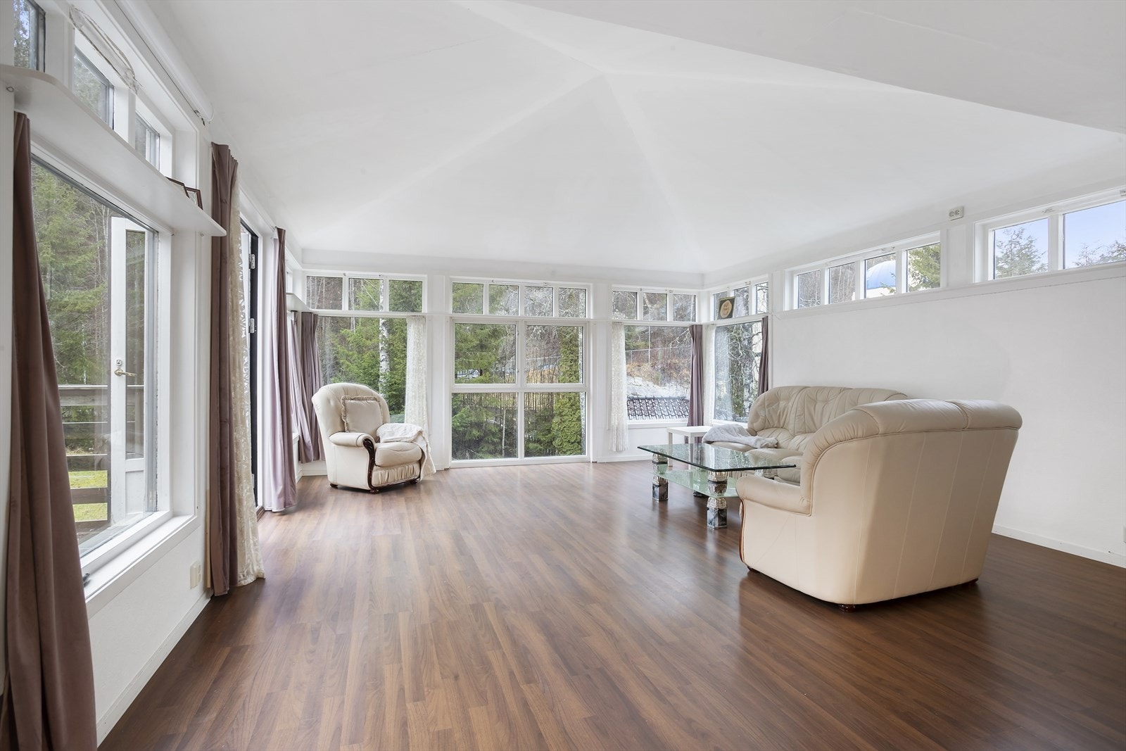 Løsøre og tilbehør er redigert vekk. Avvik kan forekomme på standarden Galleribilde