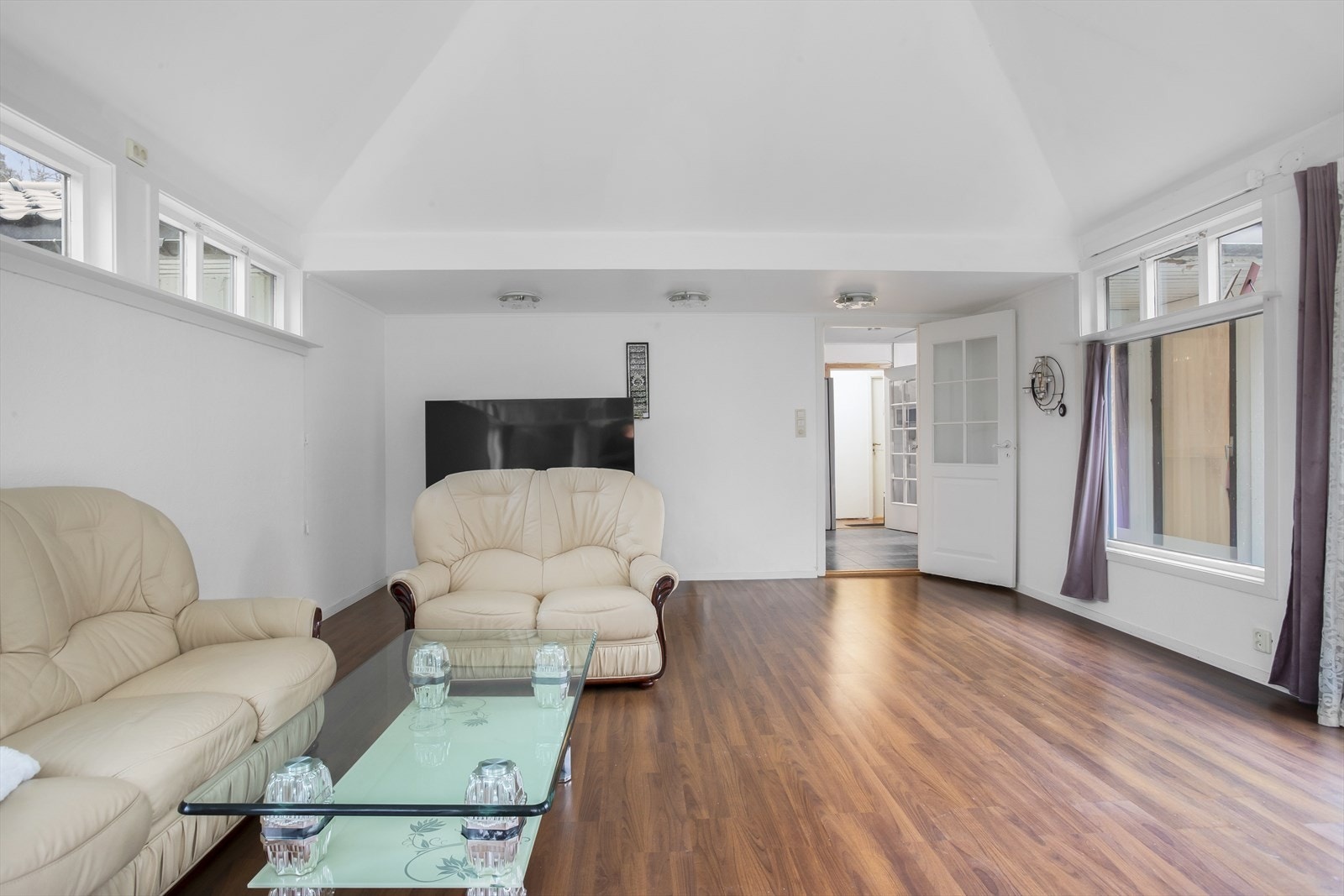 Løsøre og tilbehør er redigert vekk. Avvik kan forekomme på standarden Galleribilde