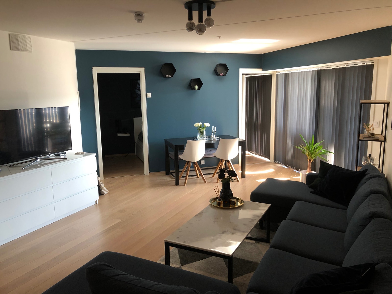 Slik var leiligheten møblert før Galleribilde