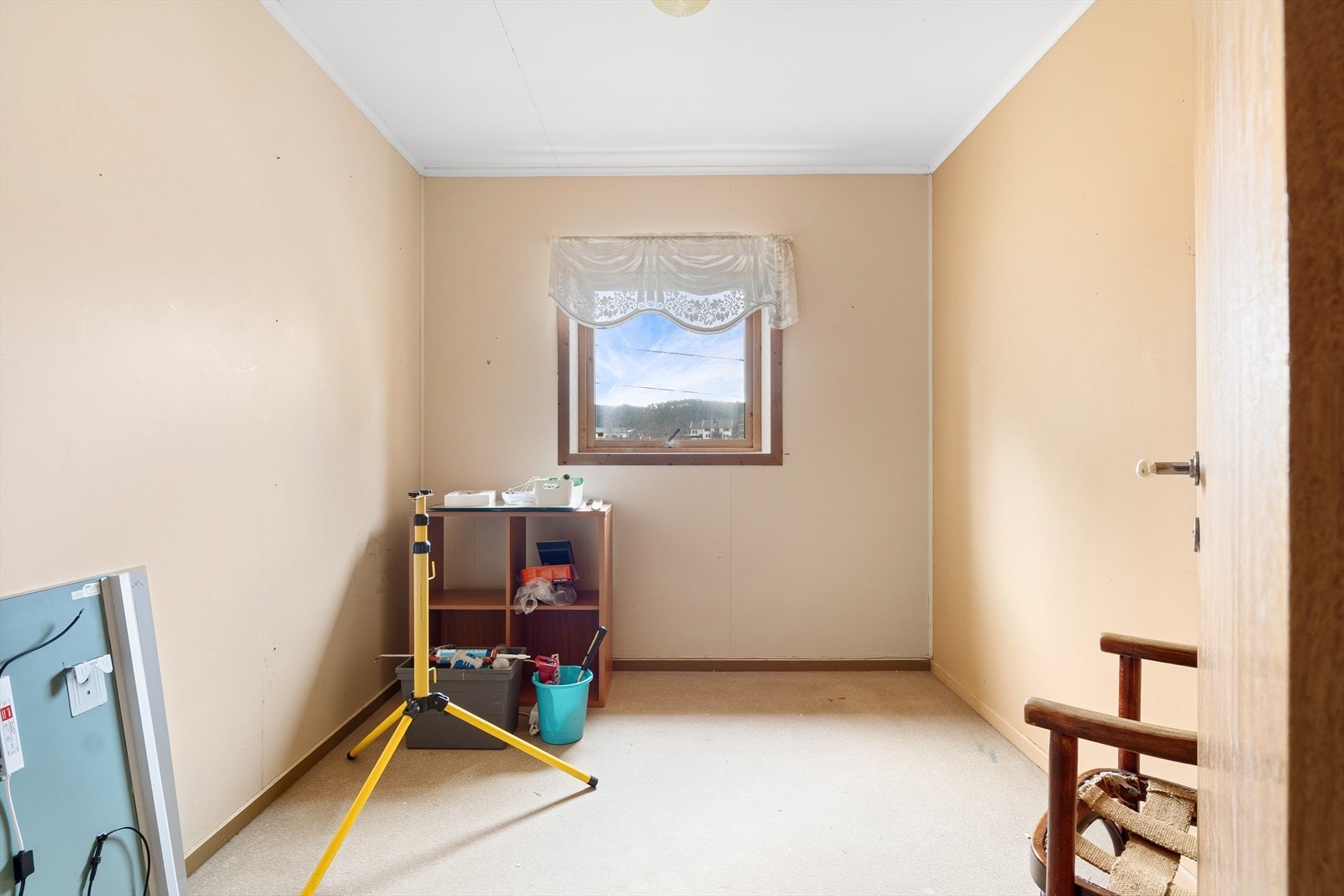 Tre soverom i underetasjen på 9,7 m², 6,7 m² og 10,8 m² Galleribilde