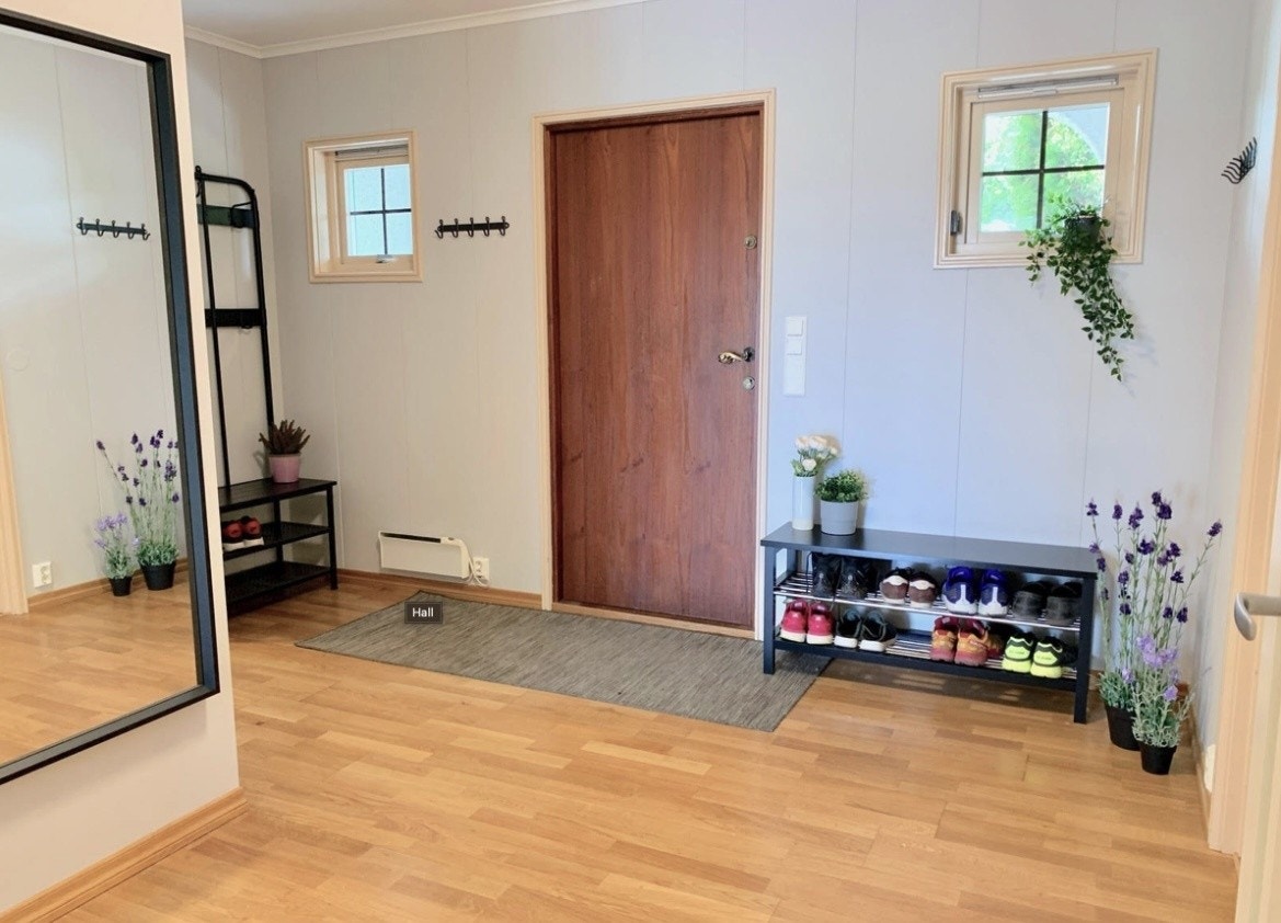 Felles inngangsparti som holdes rent og ryddig Galleribilde