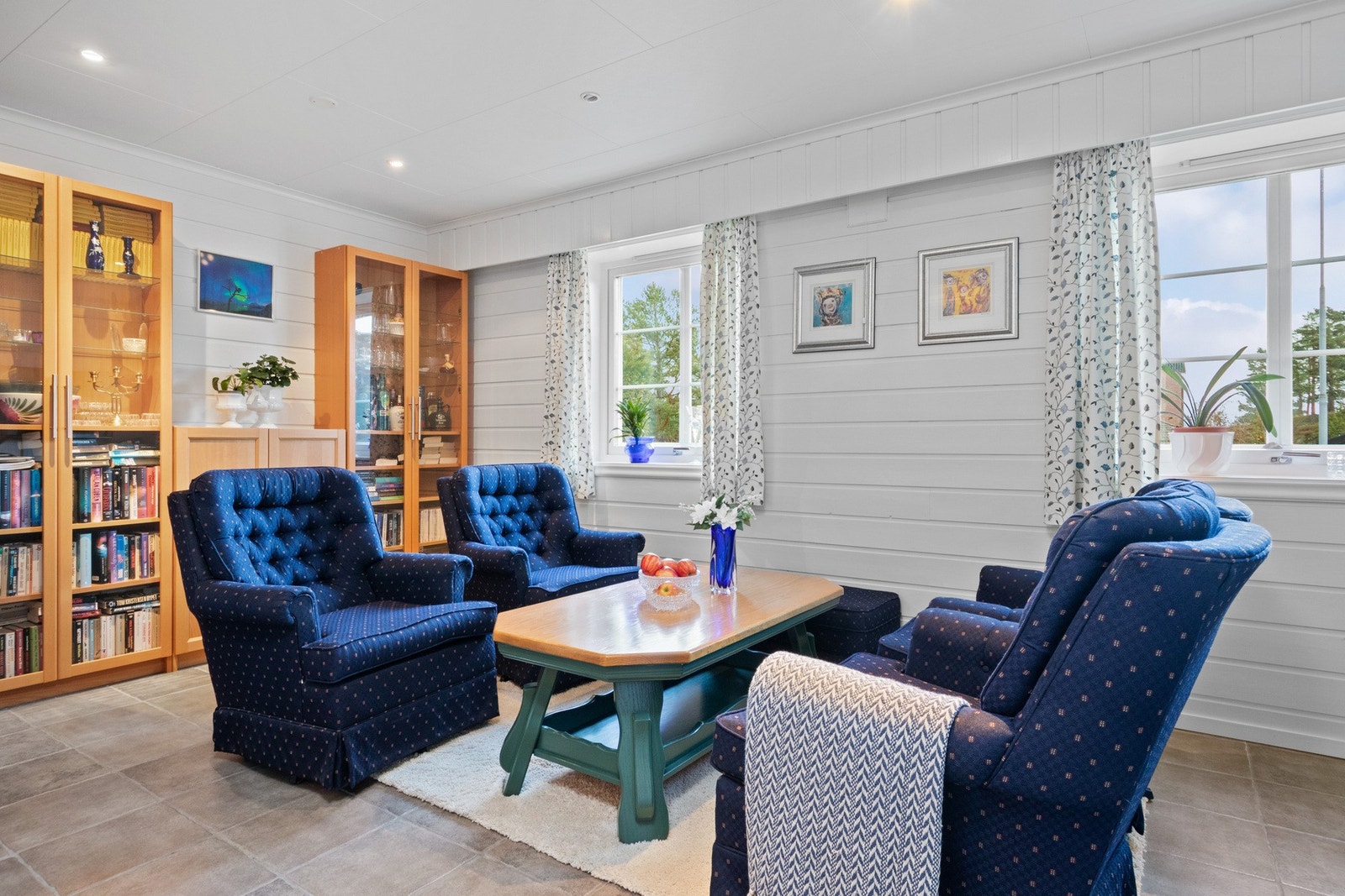 To store sprossevinduer sørger for fint, naturlig lysinnslipp. Galleribilde