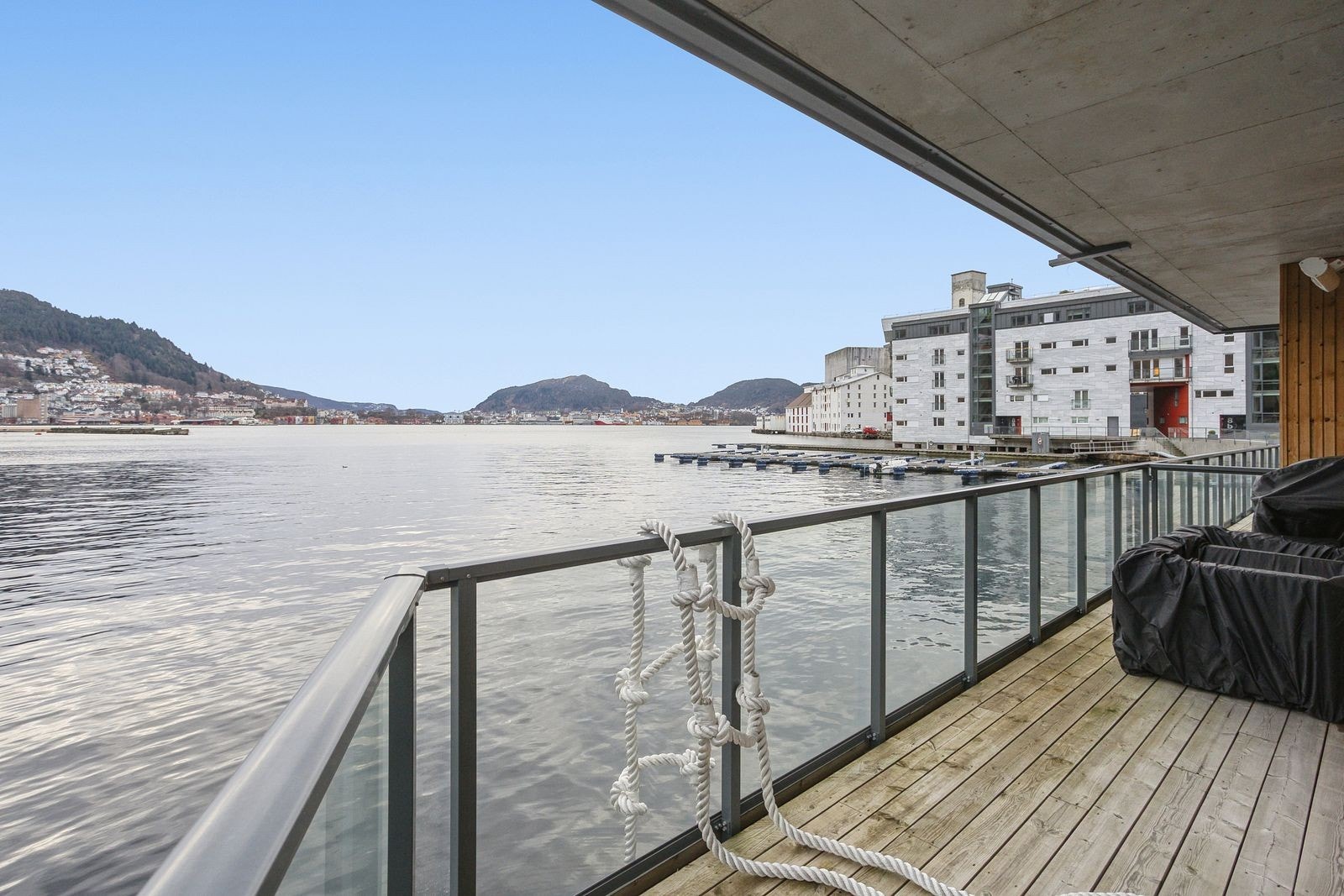 Her kan du ta et bad rett fra verandaen! Galleribilde