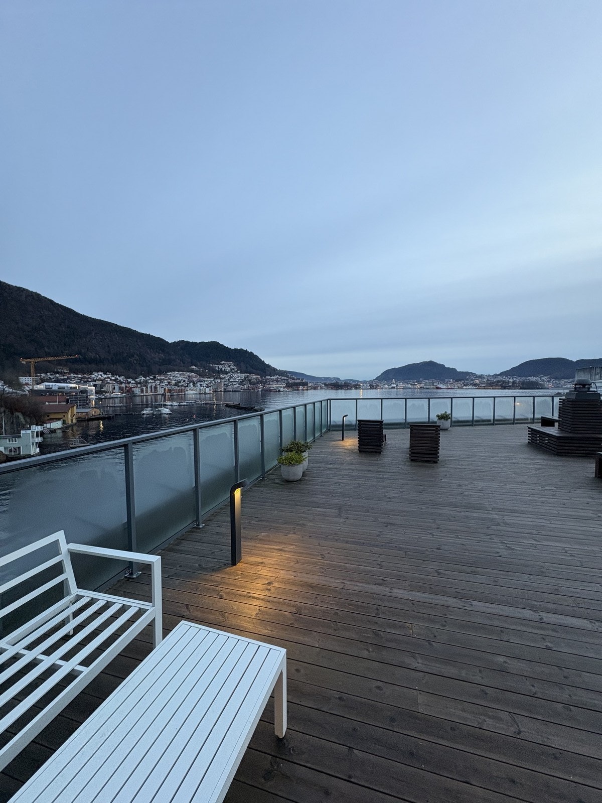 Felles takterrasse med god plass. Galleribilde