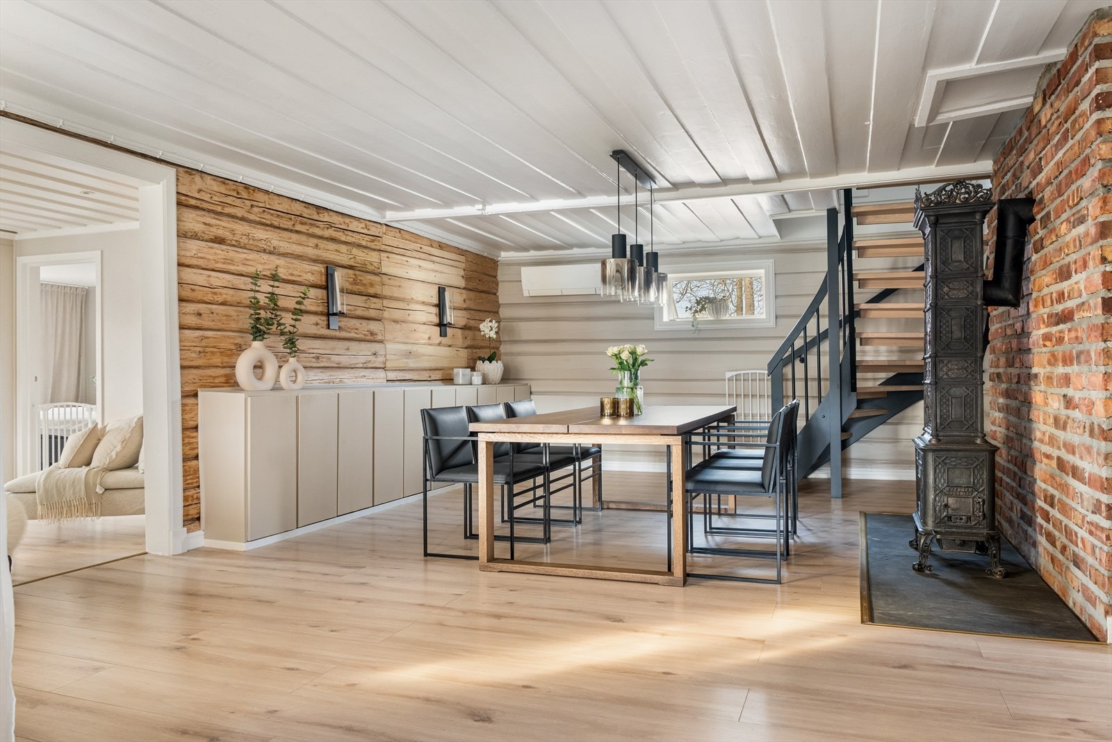 Her ligger forholdene til rette for å invitere venner og familie til hyggelige sammenkomster. Galleribilde