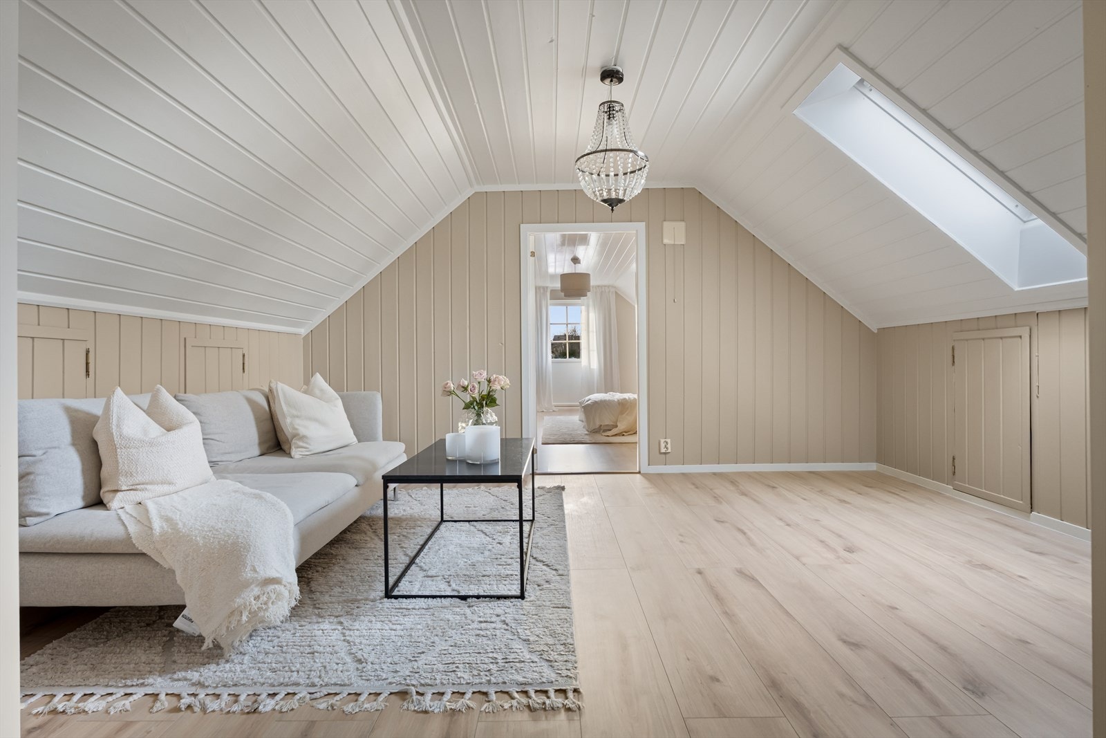 Her er det godt med lagringsplass i kott og knekott. Galleribilde