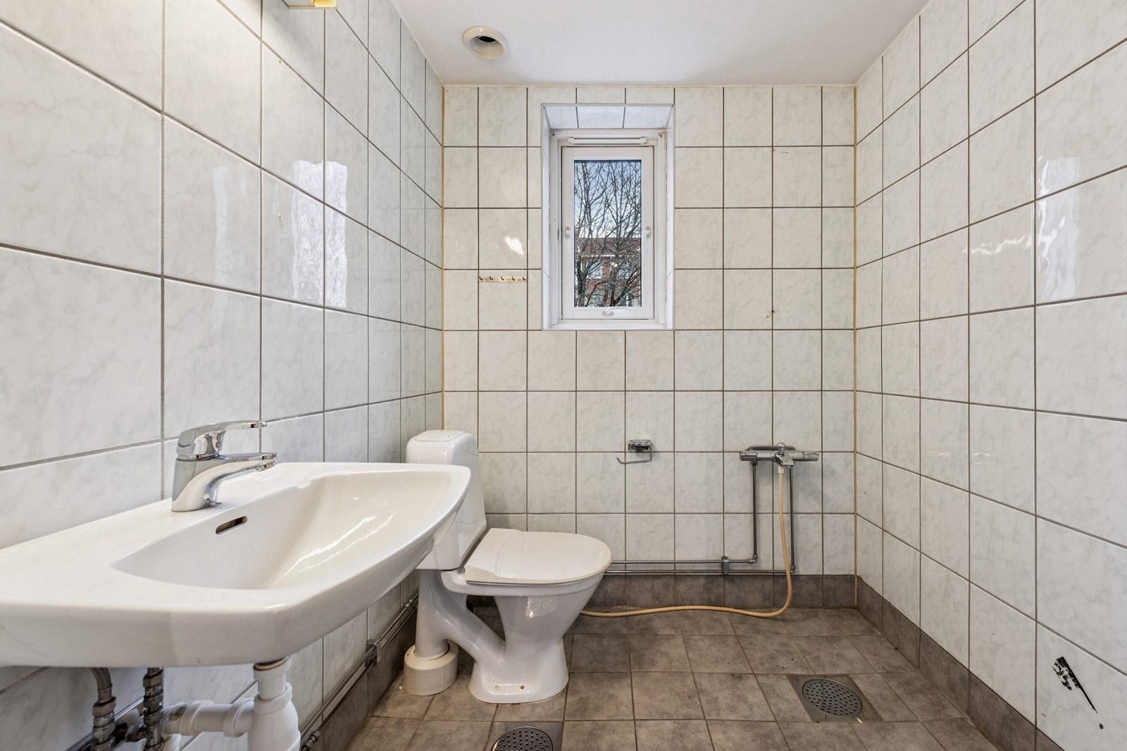 Badet ble pusset opp i regi av borettslaget i 2002. Det er fellesvaskeri i borettslaget. Galleribilde