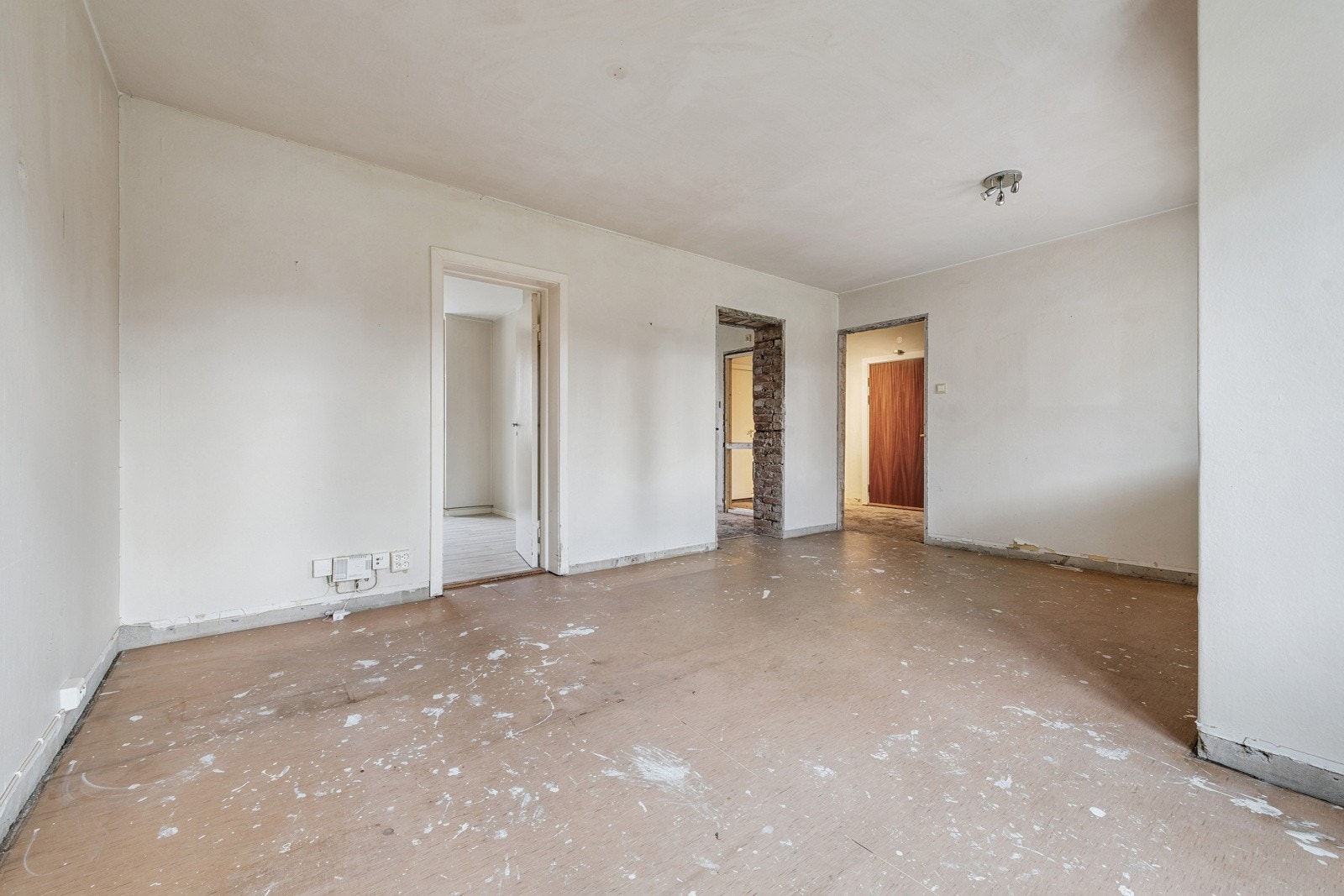 Stuen er lett og møblere og er delt inn i naturlige soner. Galleribilde