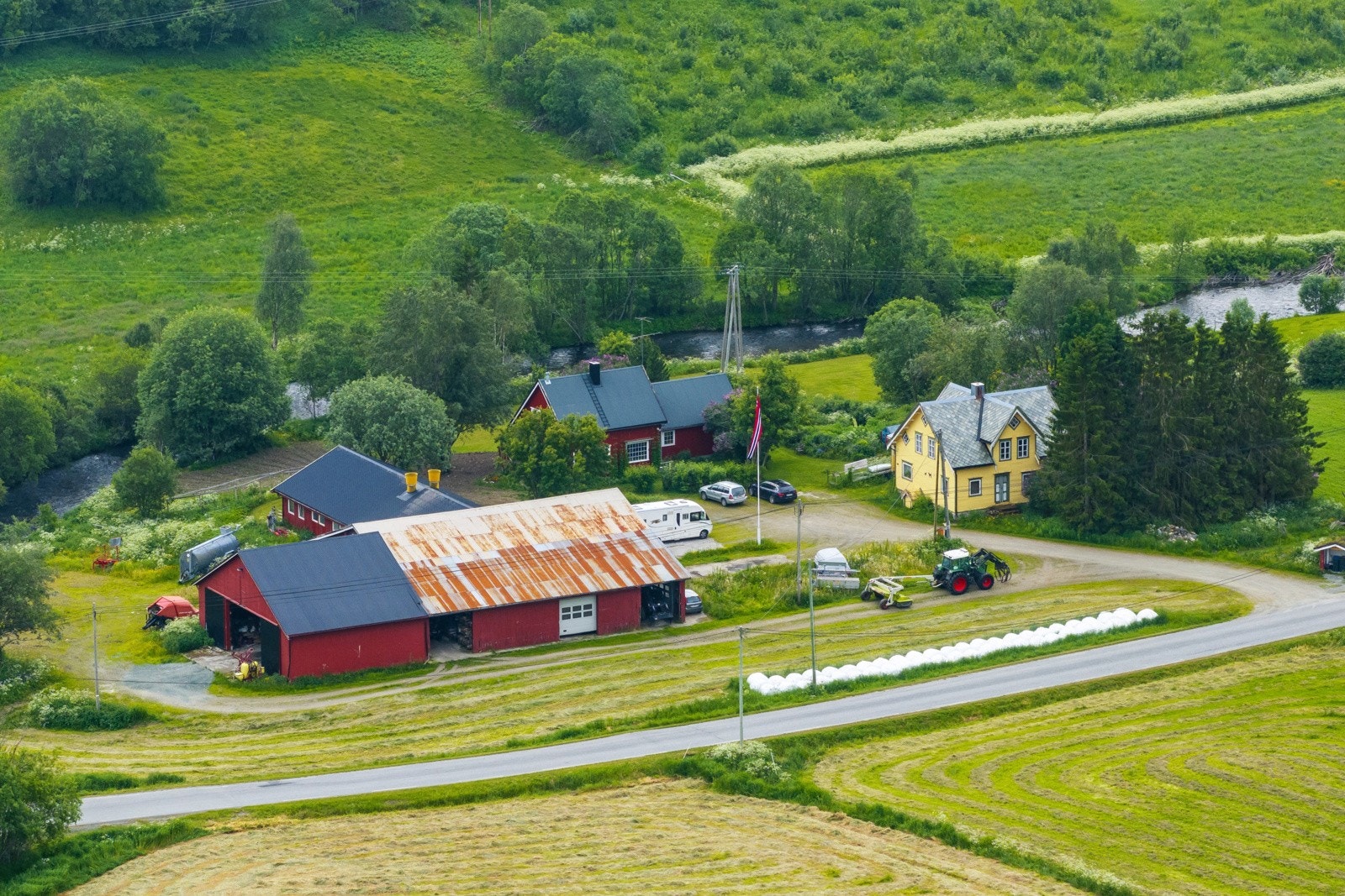 Gårdstun Galleribilde